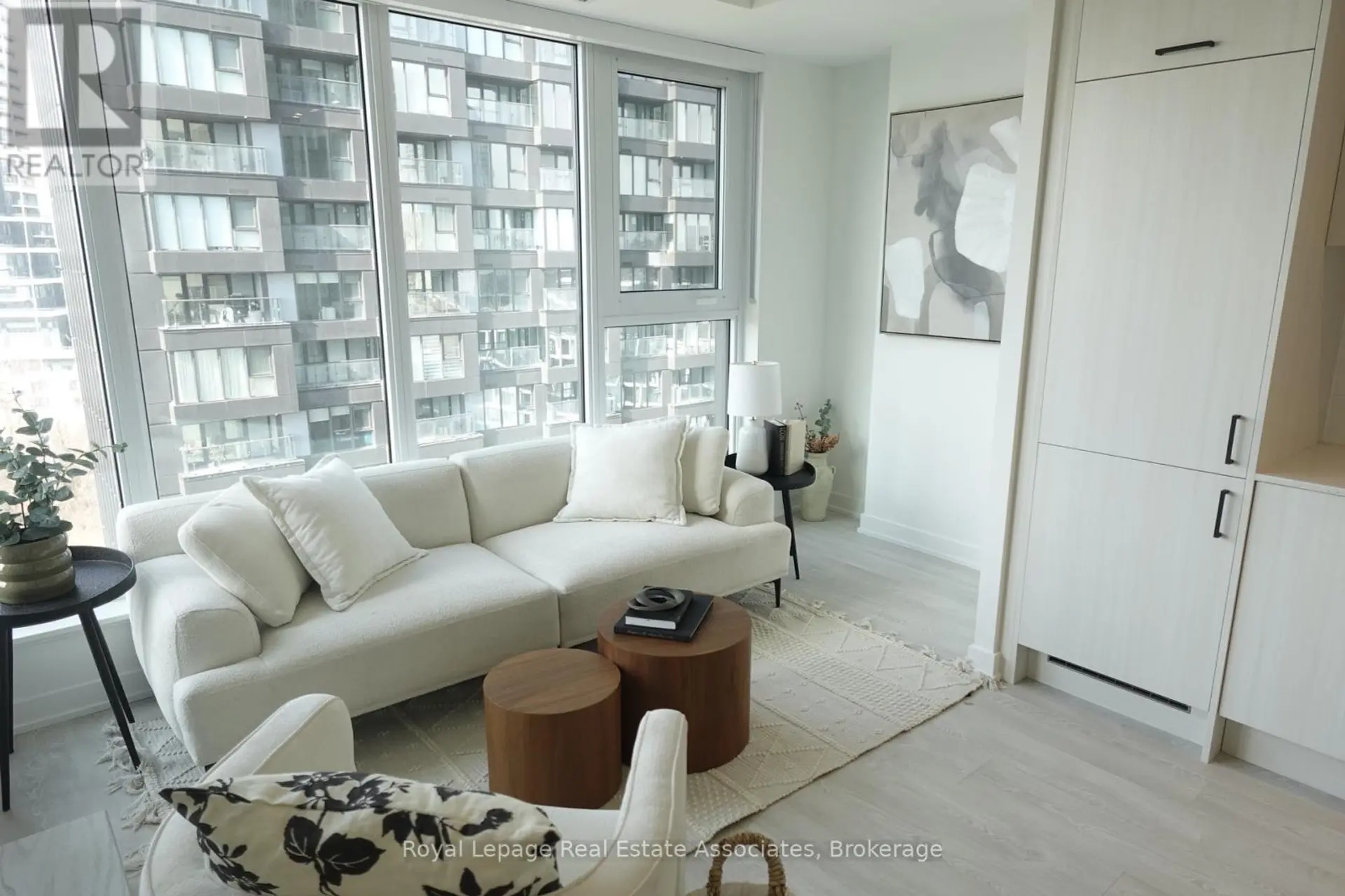 #1004 1 QUARRINGTON LANE - Image 6