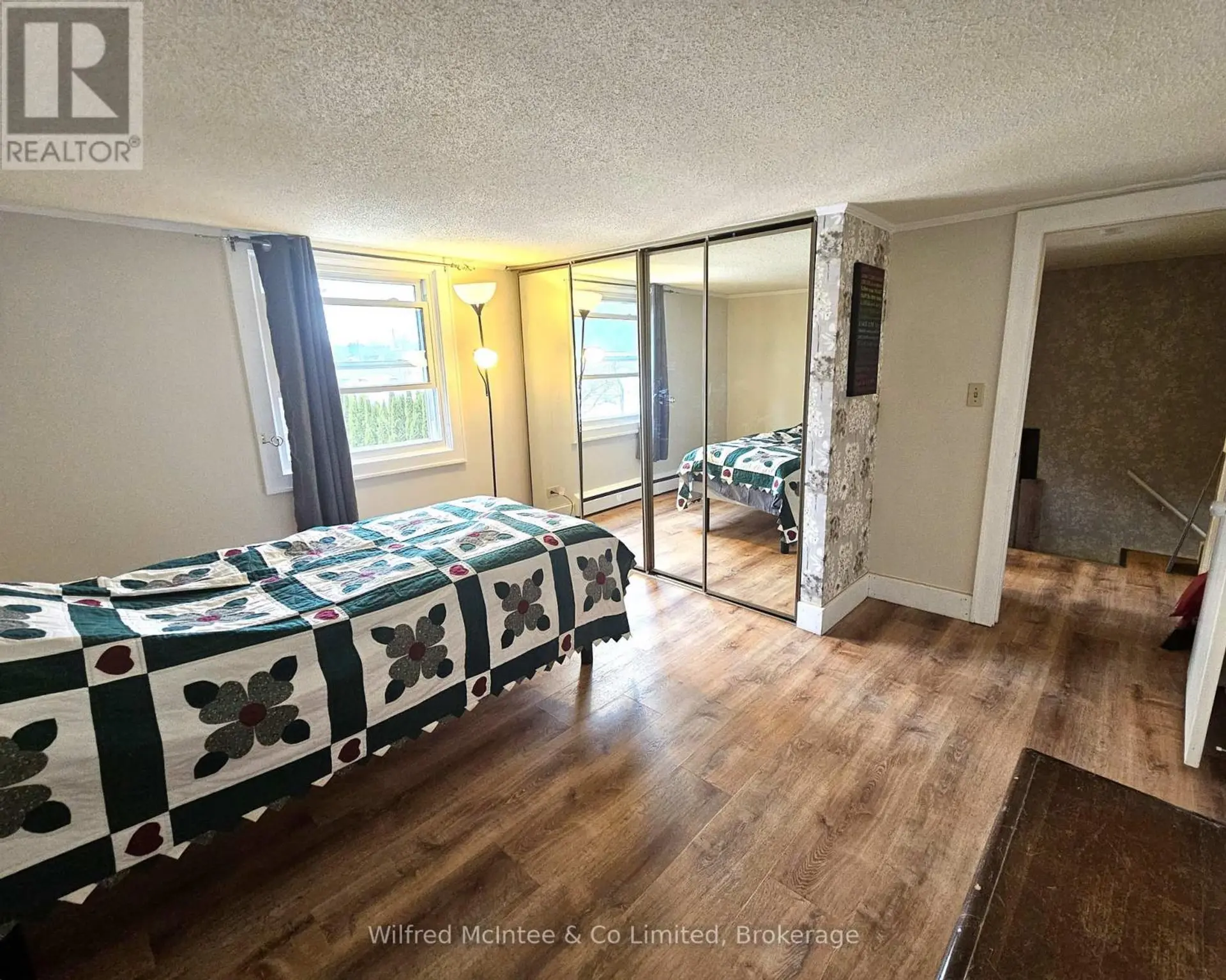 958 6TH AVENUE W - Image 11