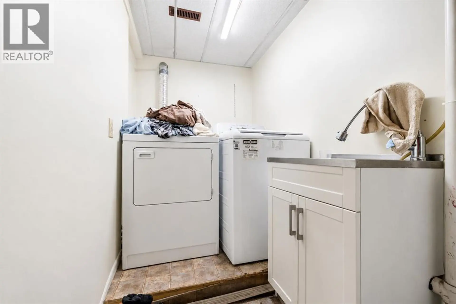 361 7 Street SW - Image 10