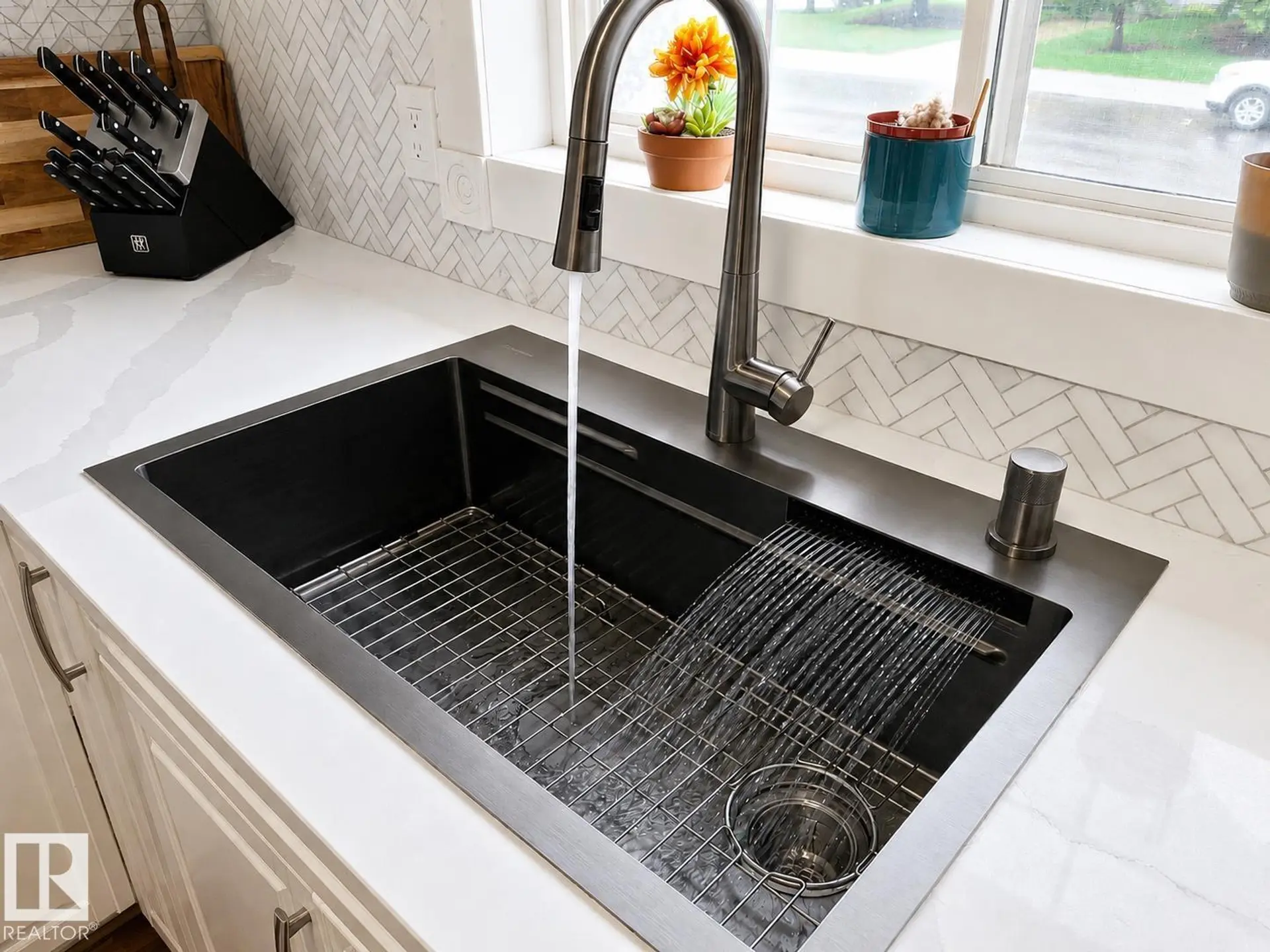 6514 19 AV NW - Image 6