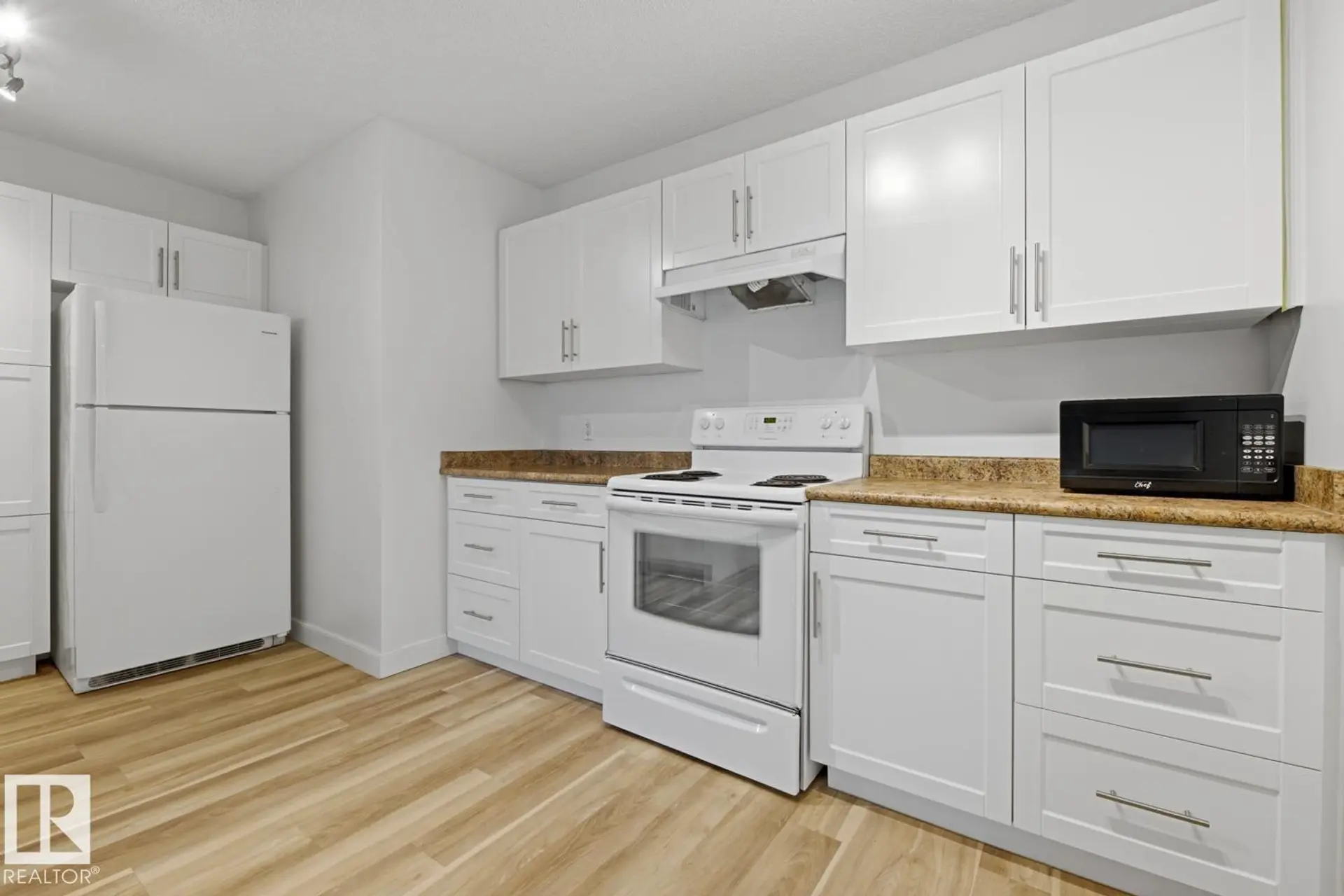 #703 9710 105 ST NW - Image 1