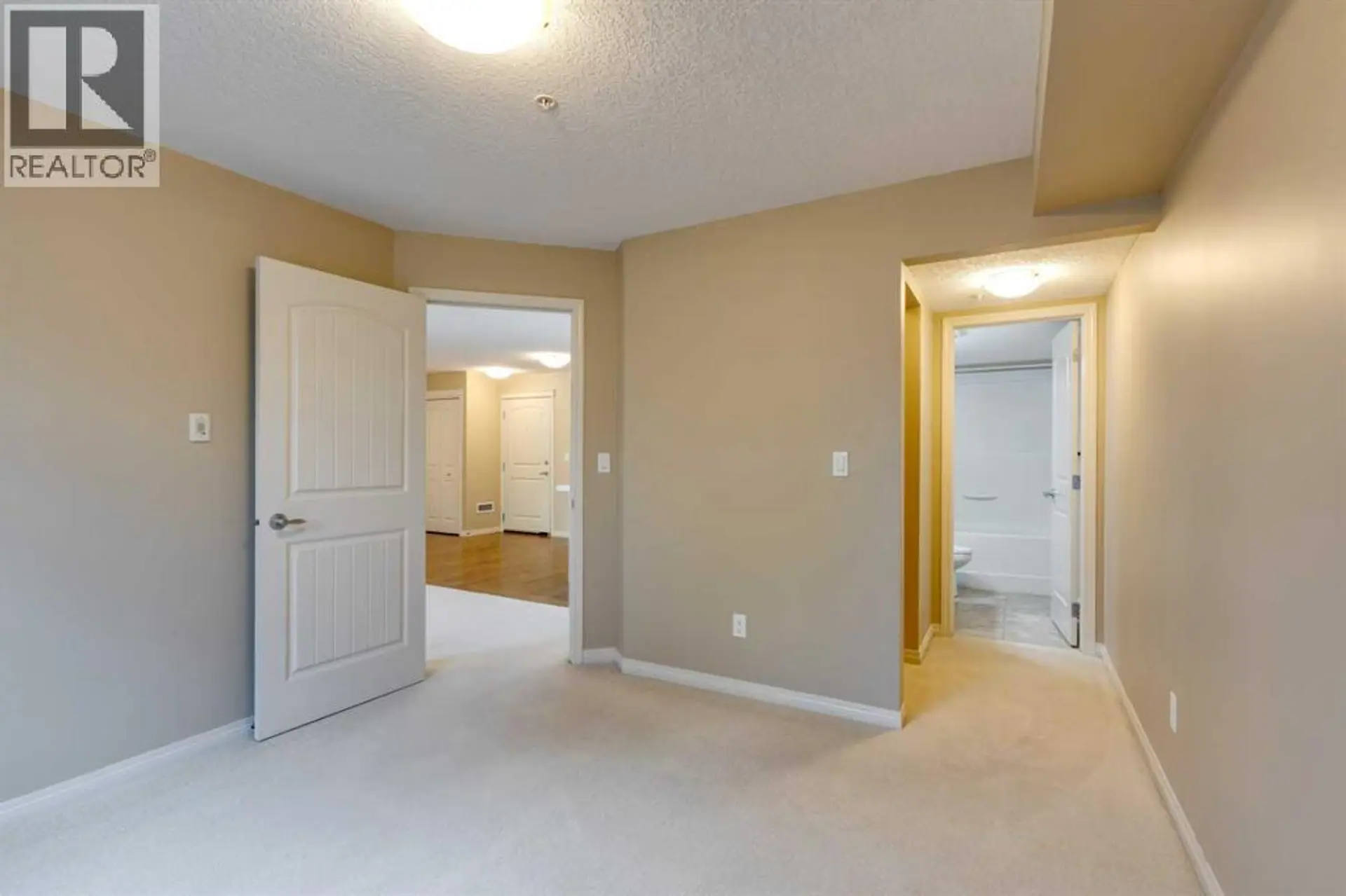 #106 304 Cranberry Park SE - Image 10