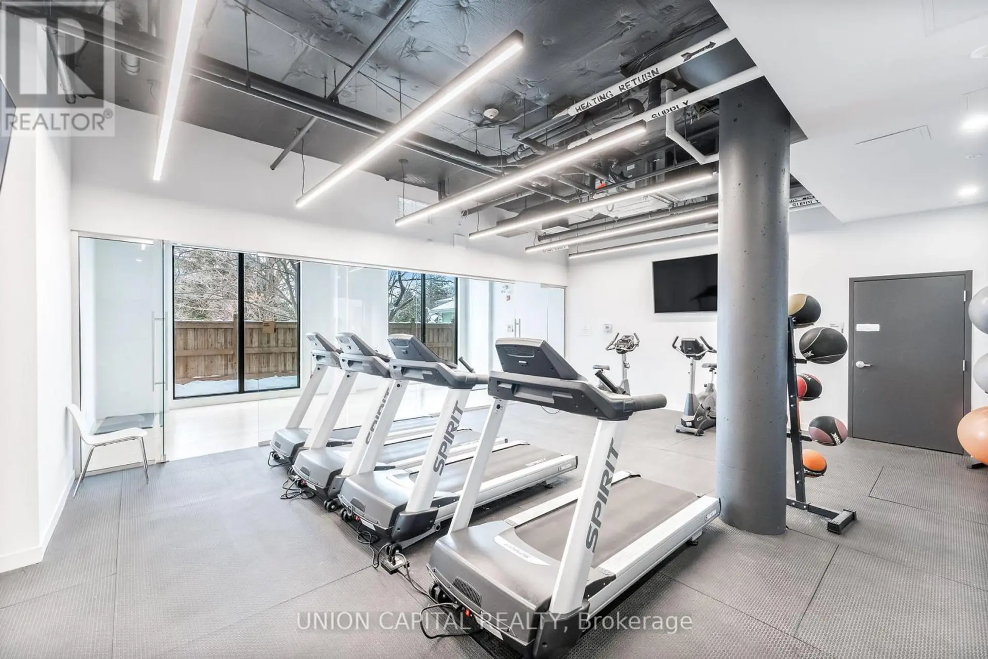 #201 1800 SIMCOE STREET - Image 12