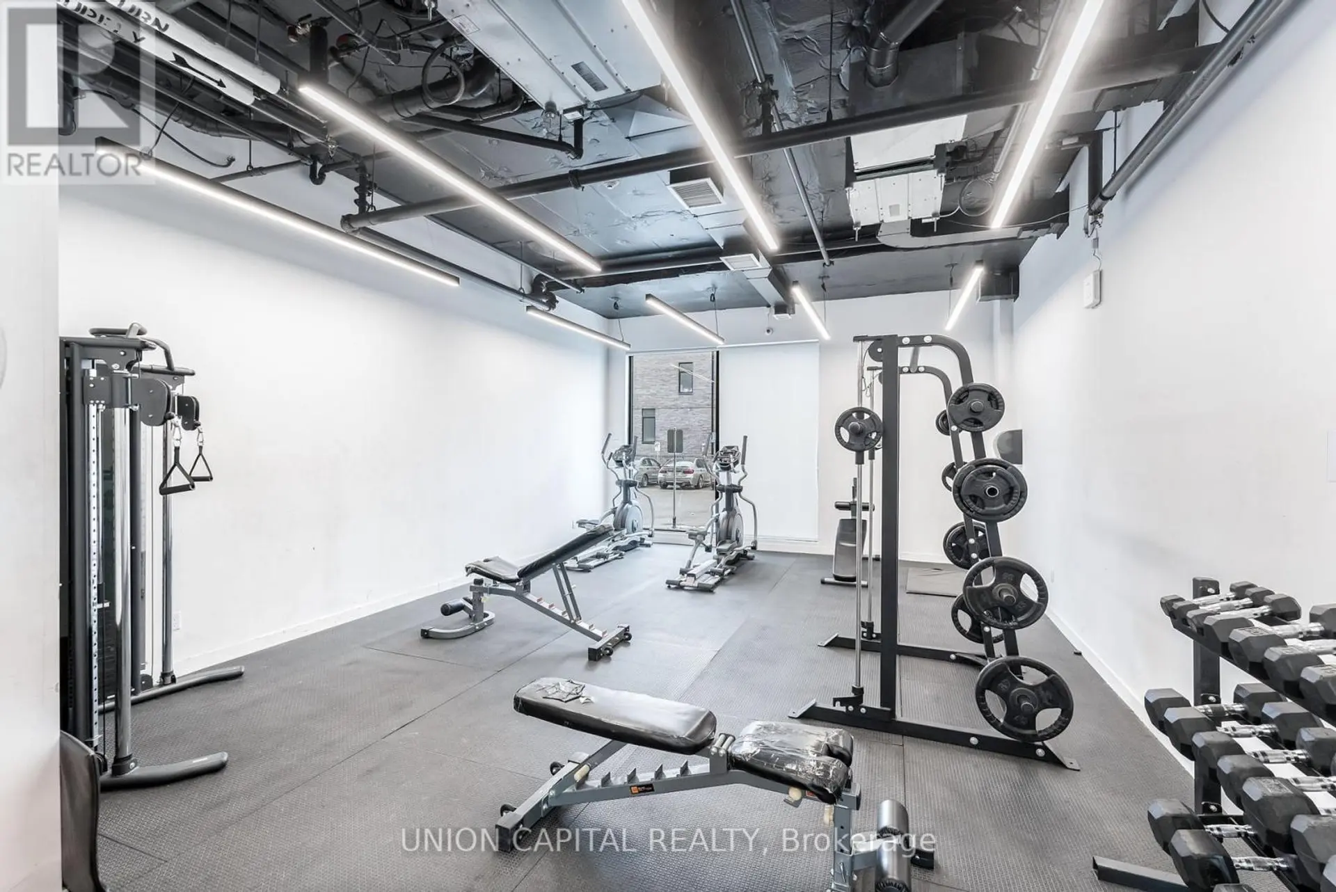 #201 1800 SIMCOE STREET - Image 14