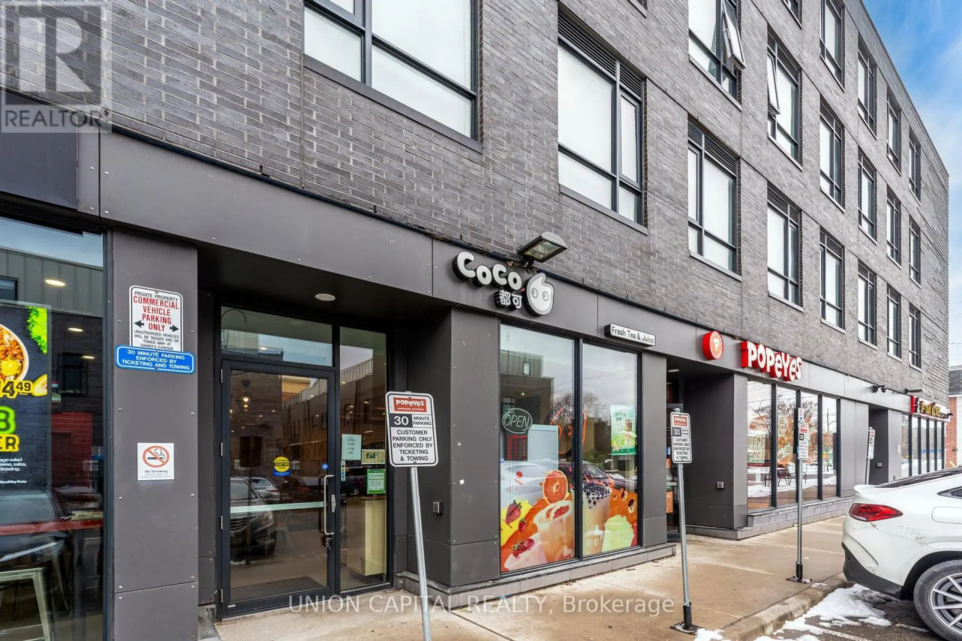 #201 1800 SIMCOE STREET - Image 15