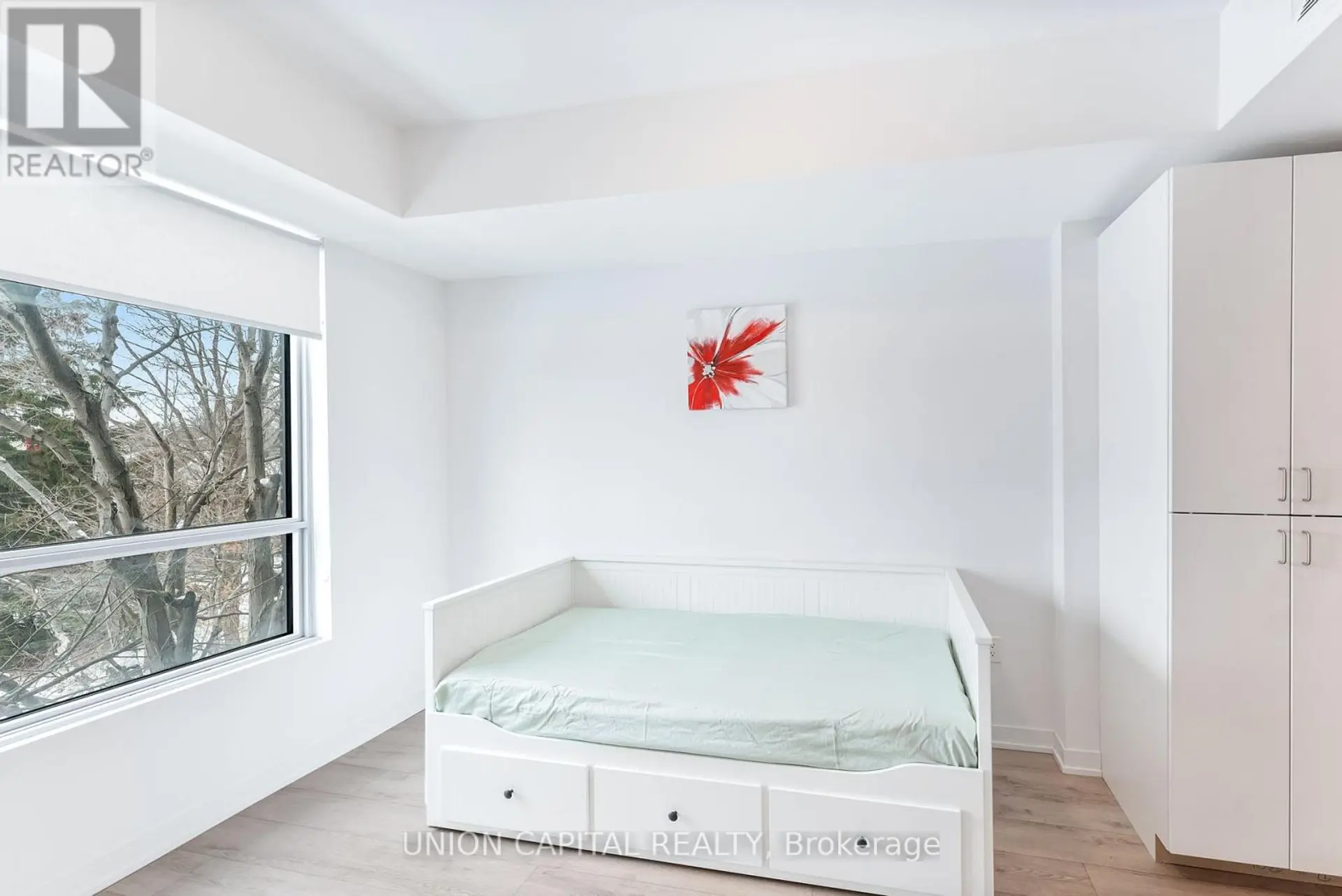 #201 1800 SIMCOE STREET - Image 7