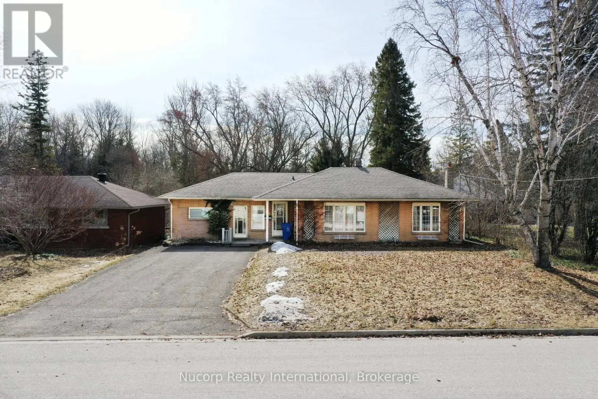 774 SUTHERLAND AVENUE - Image 1