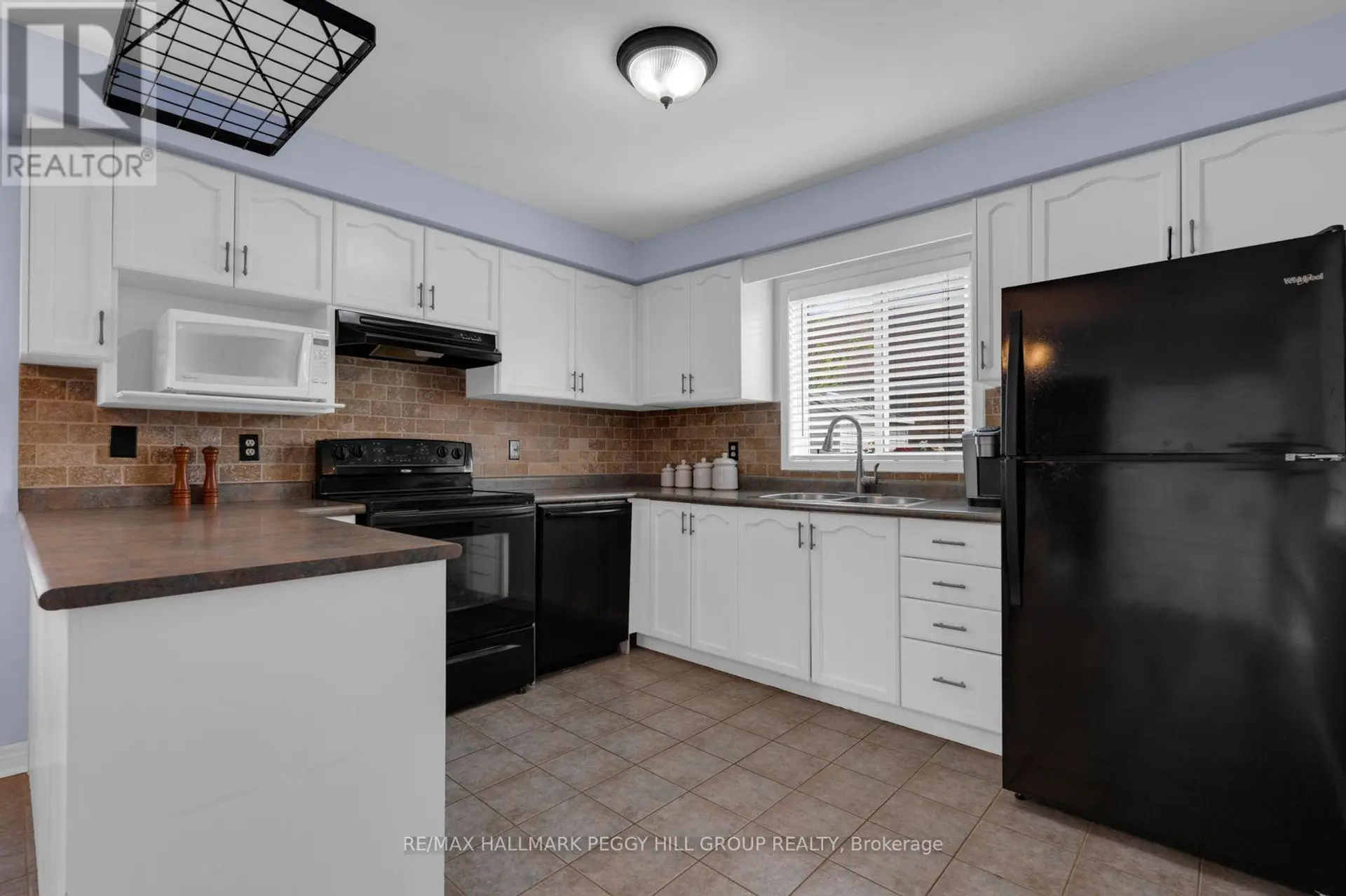 101 DOWNING CRESCENT - Image 3