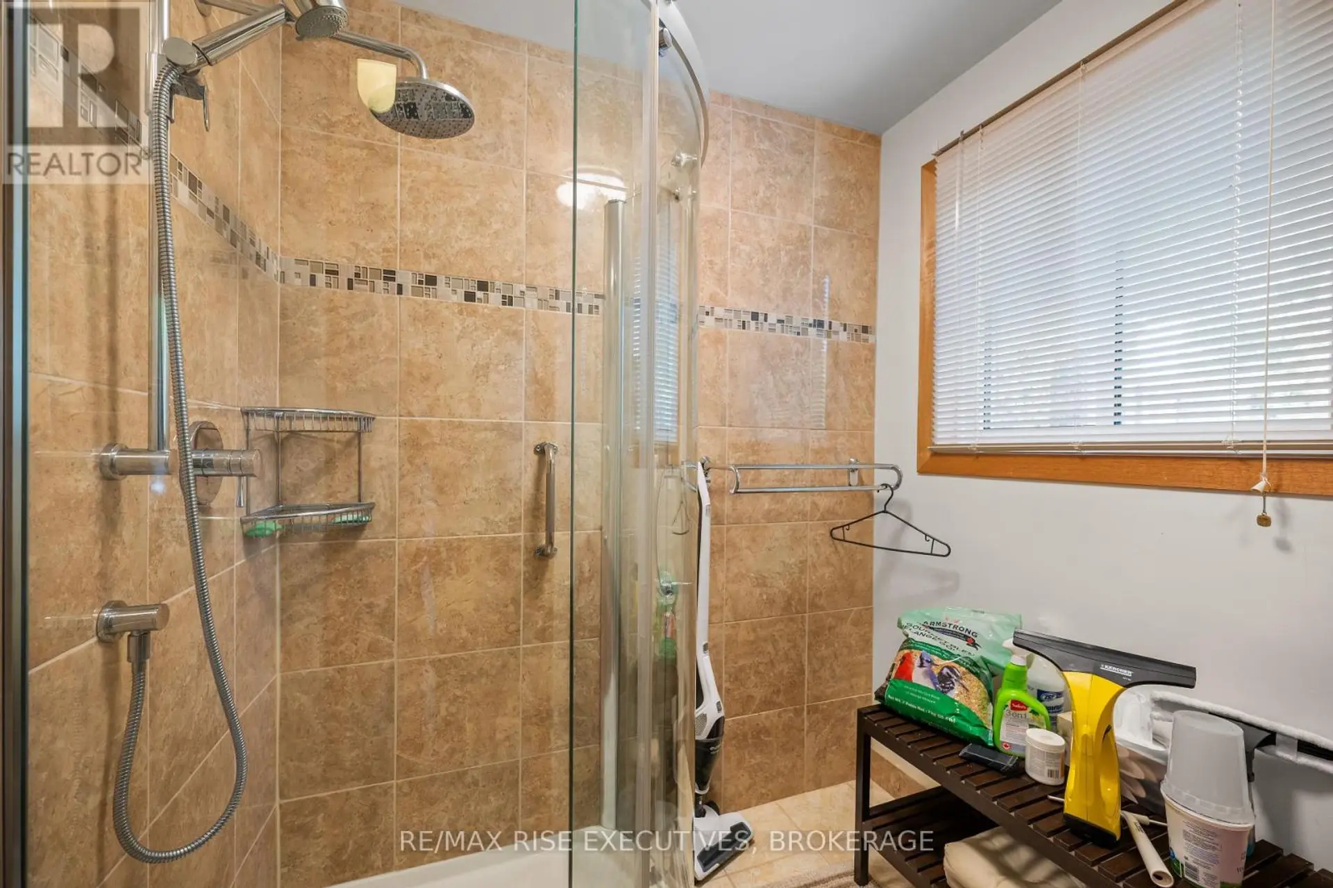 707 LAIDLAW CRESCENT - Image 16
