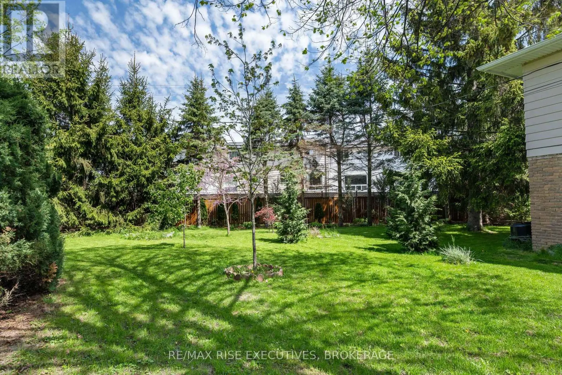 707 LAIDLAW CRESCENT - Image 4