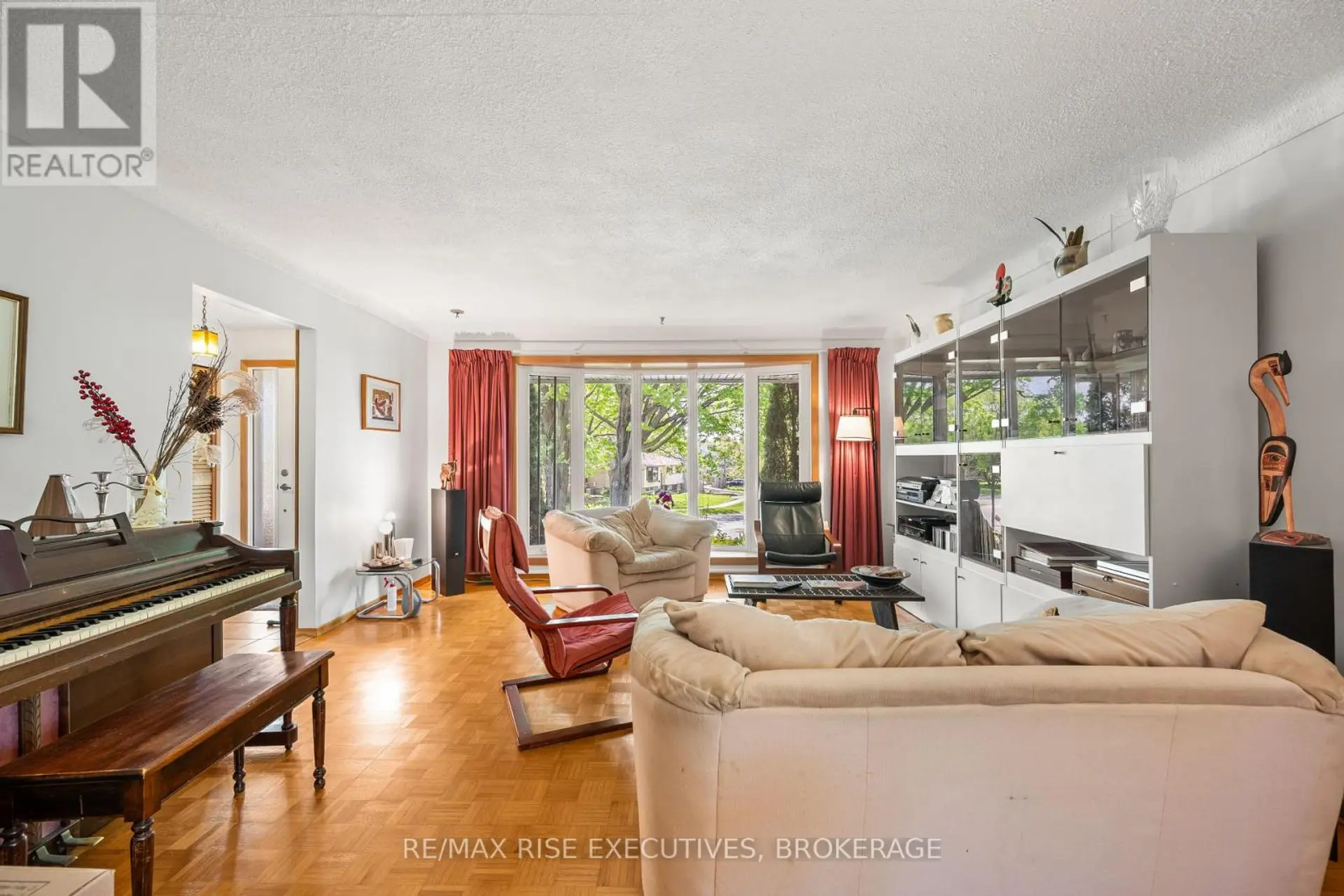 707 LAIDLAW CRESCENT - Image 8