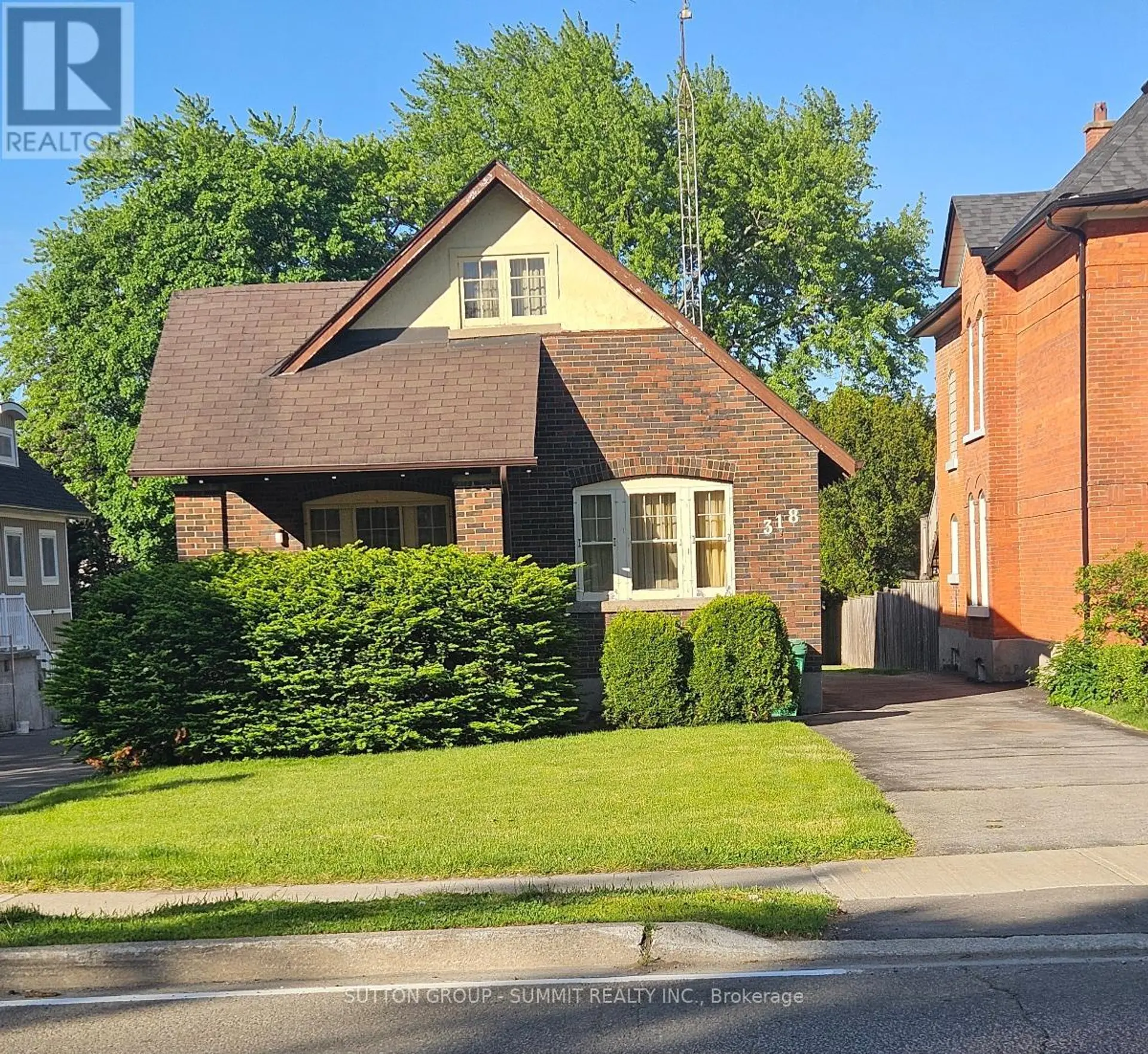 318 QUEEN STREET S - Image 1