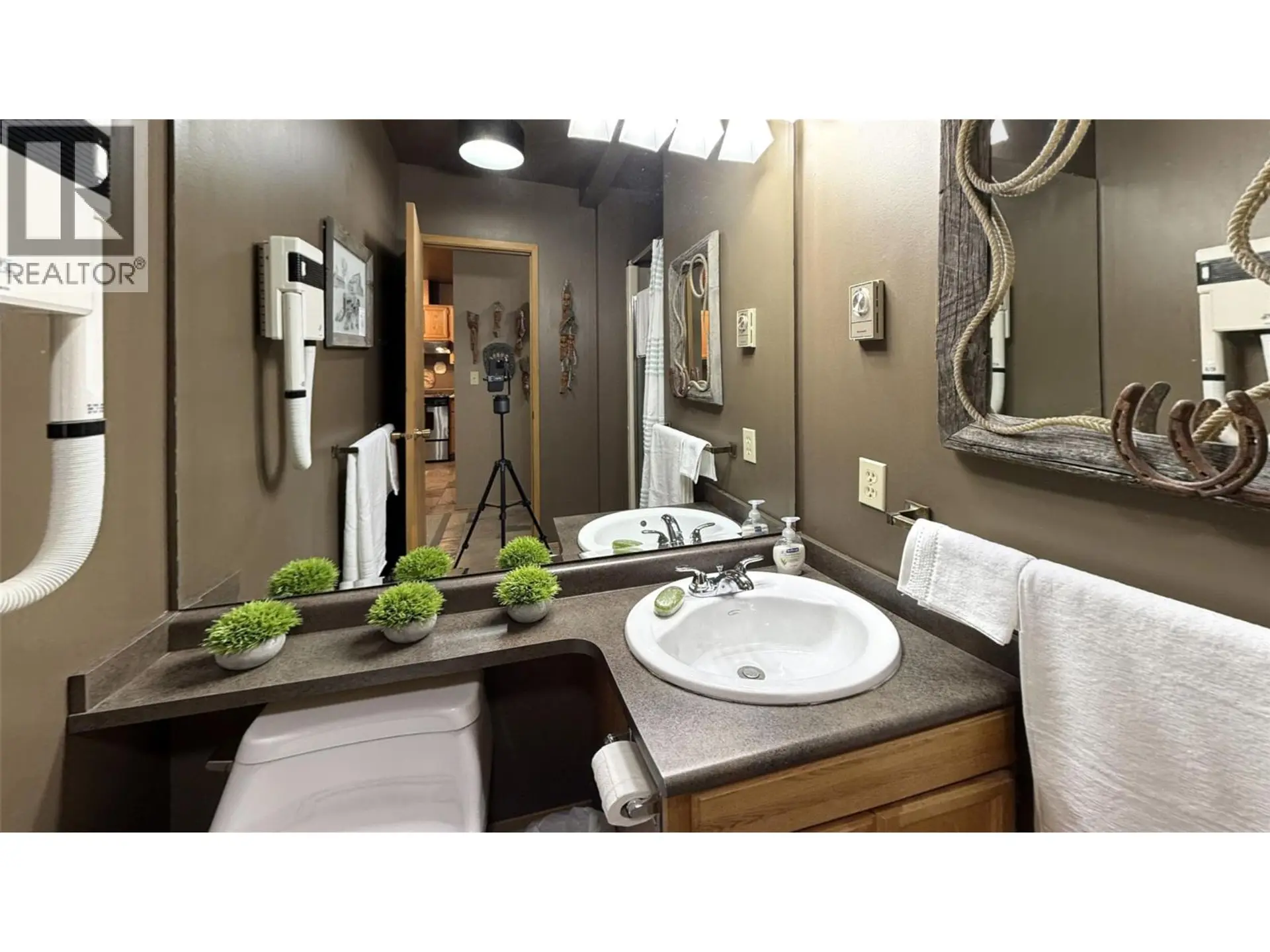 #17 7985 RADIUM GOLF COURSE Road - Image 5