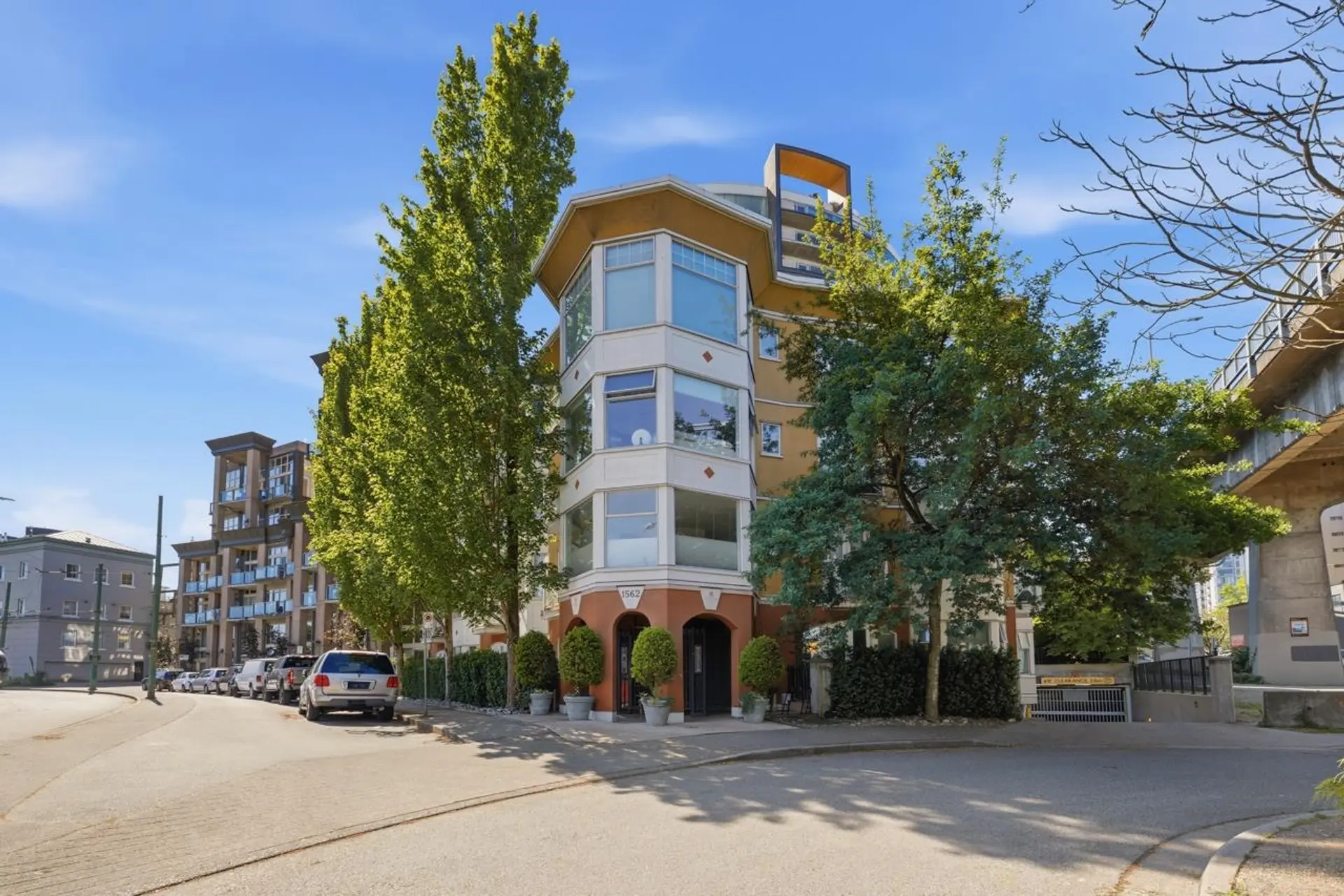 Property at #401 1562 W 5th Avenue, Vancouver, BC