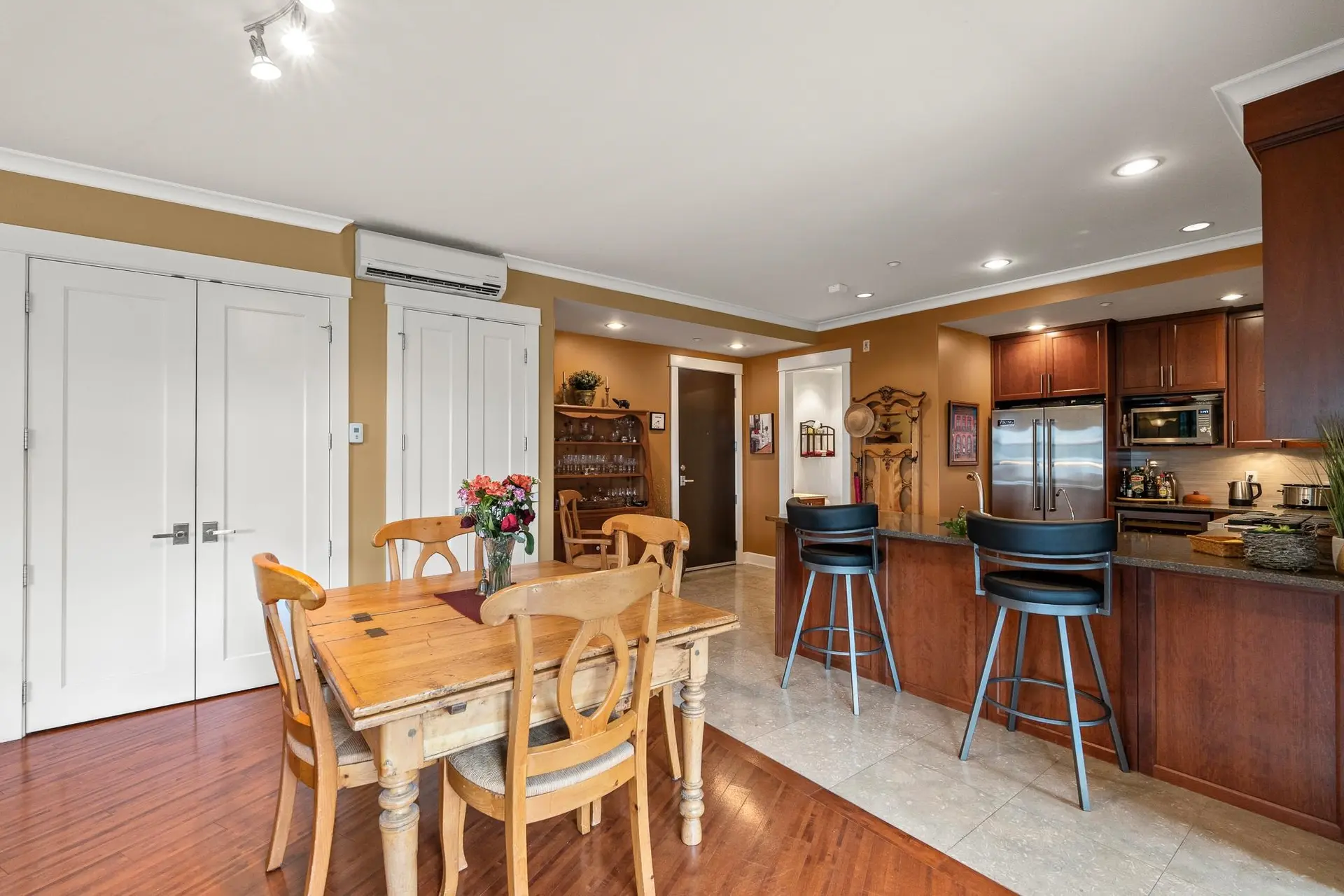 #205 6688 Royal Avenue - Image 6