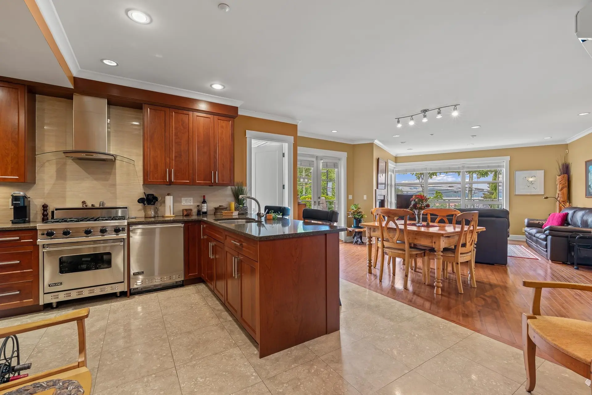 #205 6688 Royal Avenue - Image 3