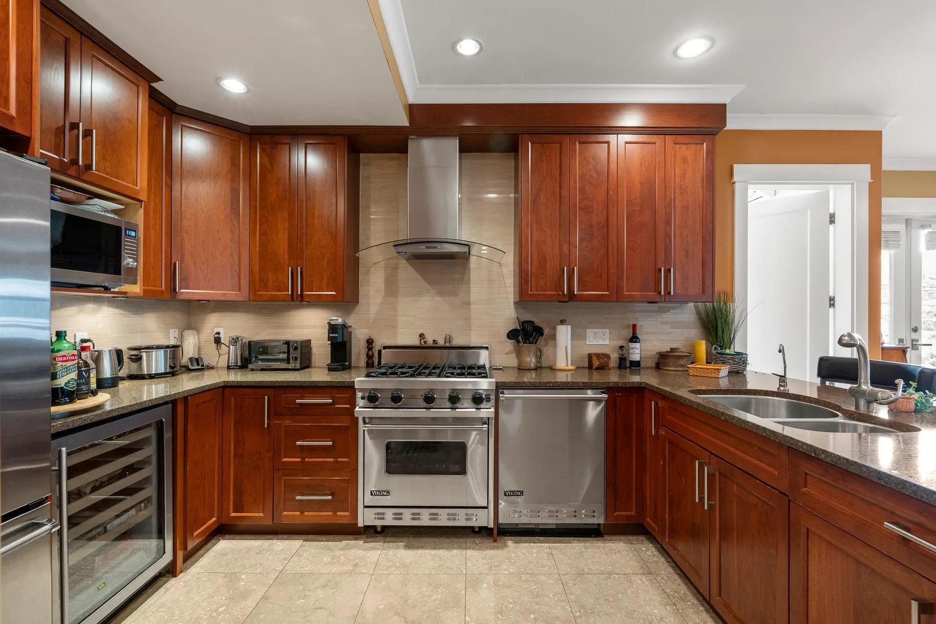 #205 6688 Royal Avenue - Image 5