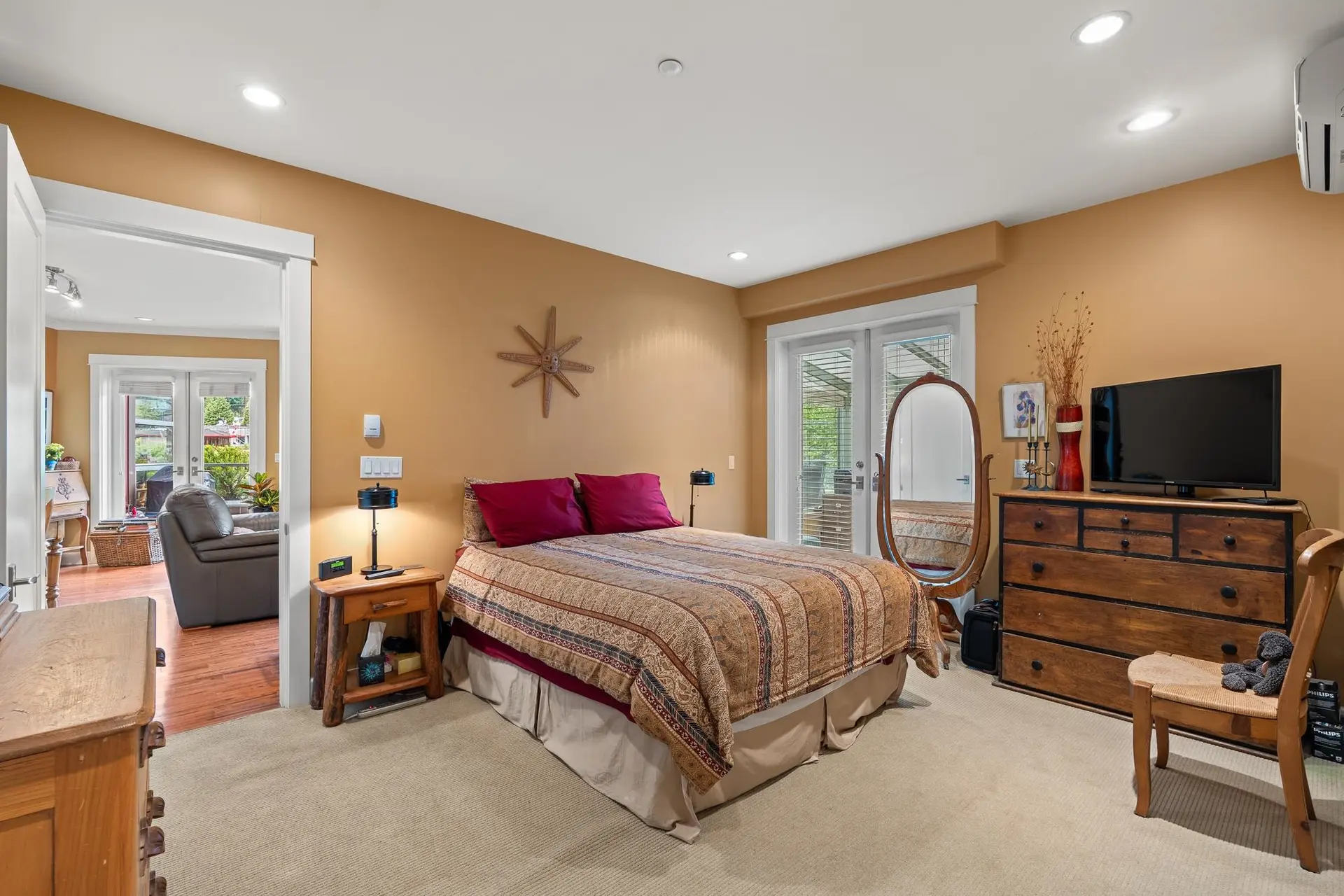#205 6688 Royal Avenue - Image 9