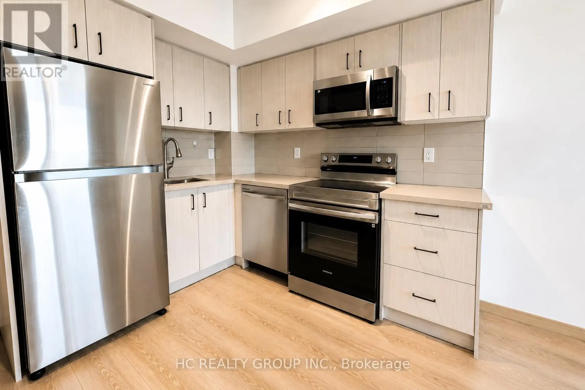 #B1212 3429 SHEPPARD AVENUE E - Image 3