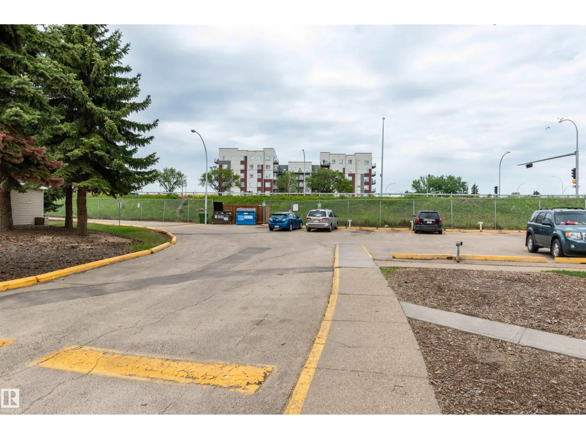 #408 2908 116A AV NW - Image 11