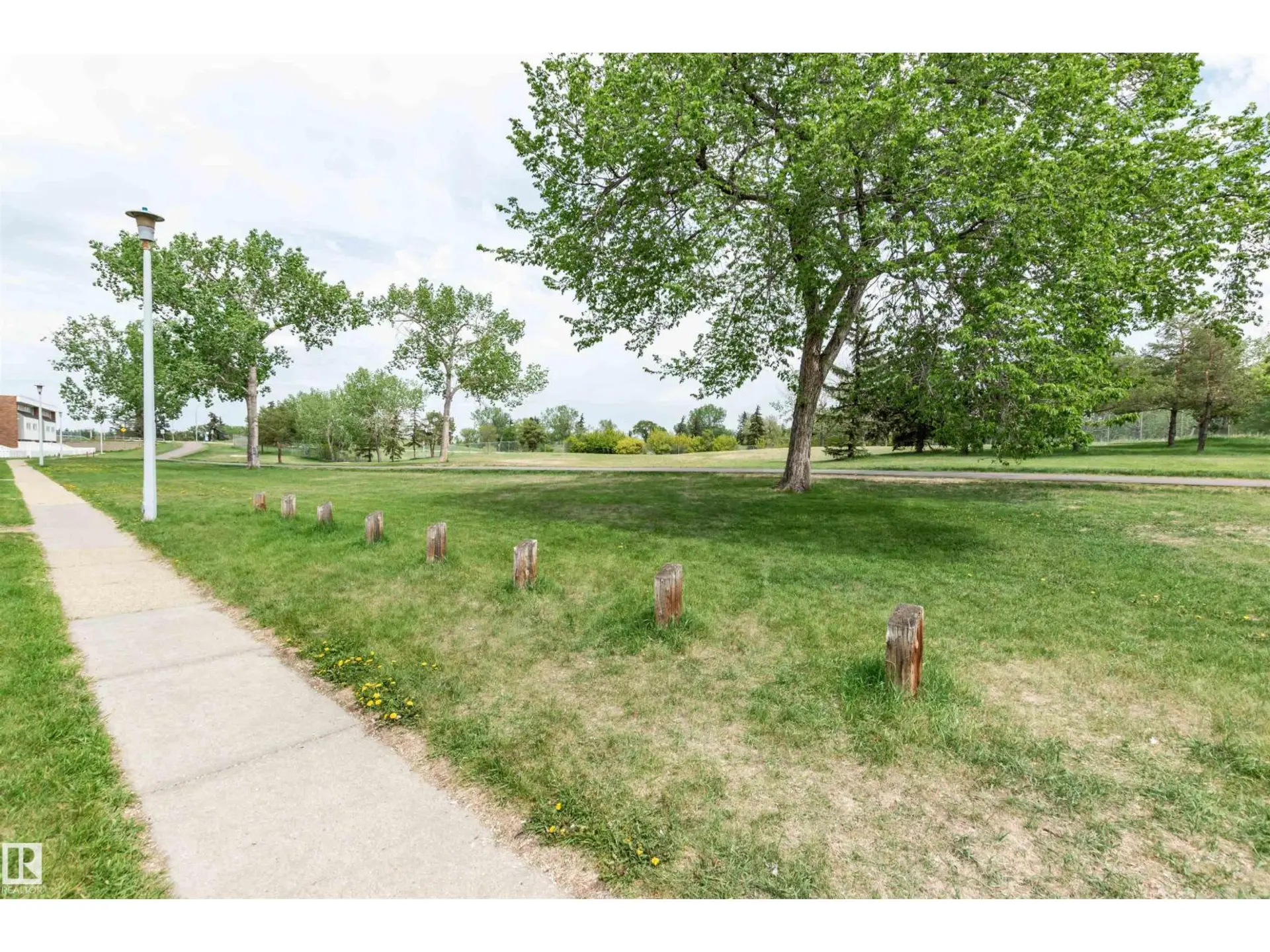 #408 2908 116A AV NW - Image 15