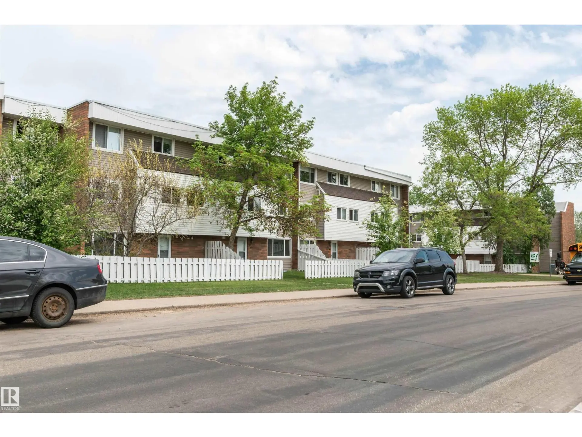 #408 2908 116A AV NW - Image 18
