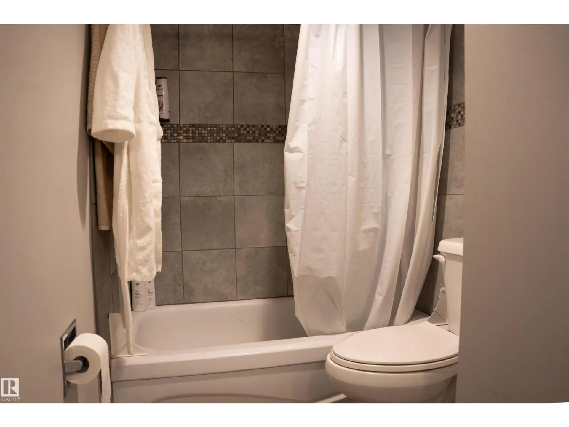 #1703 11027 87 AV N NW - Image 10