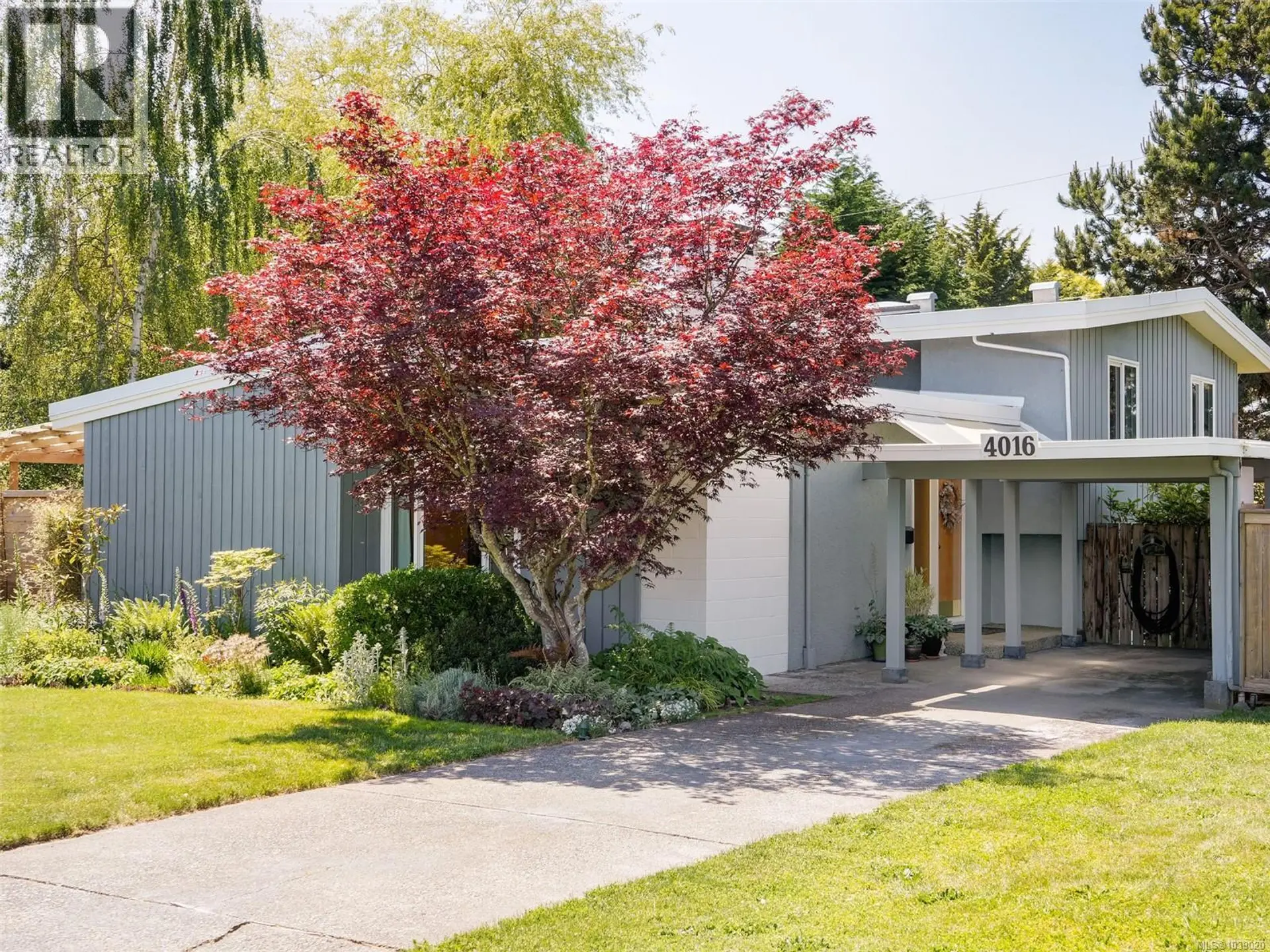 Property at 4016 Oberlin Pl, Saanich, BC