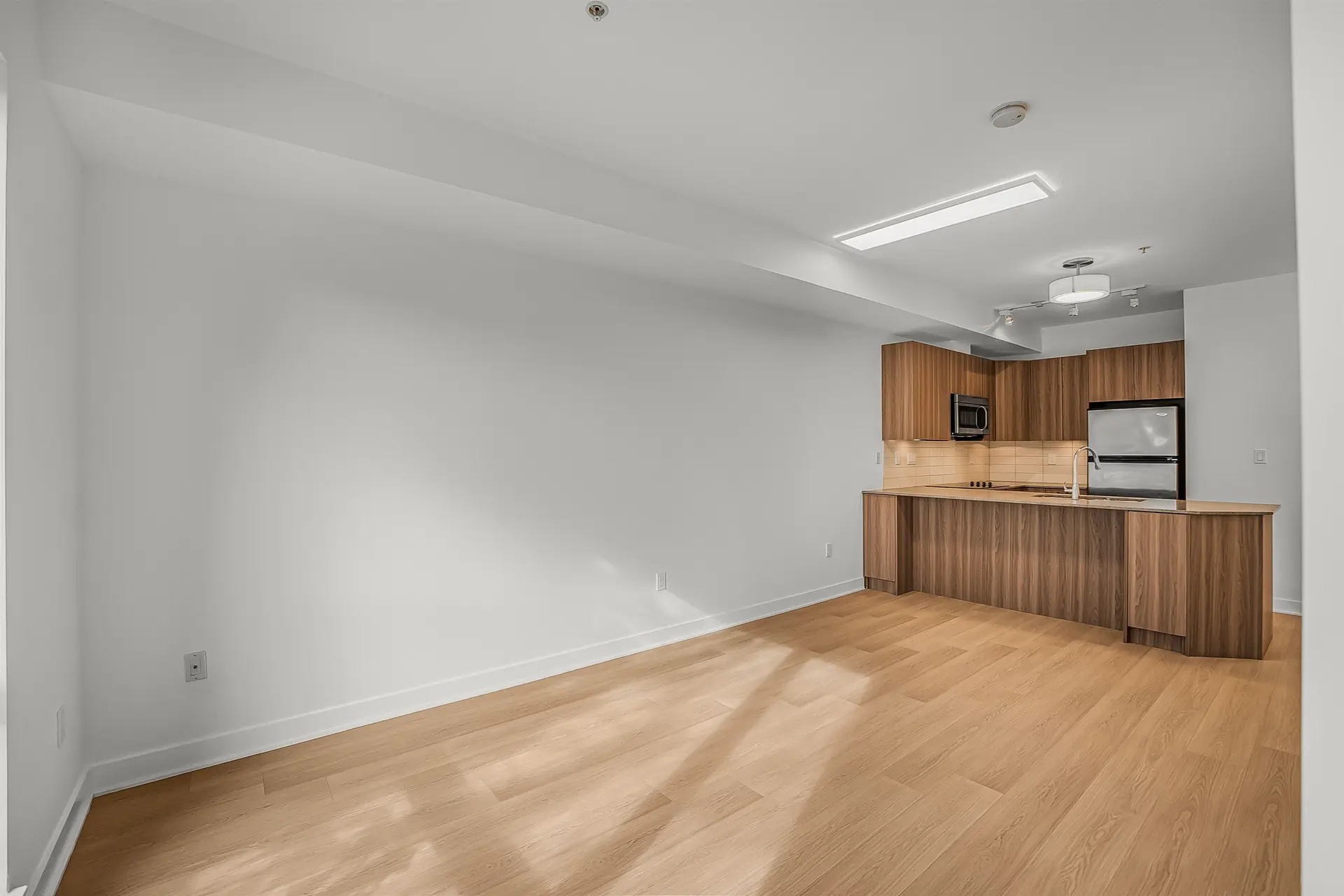 #103 13321 102a Avenue - Image 2