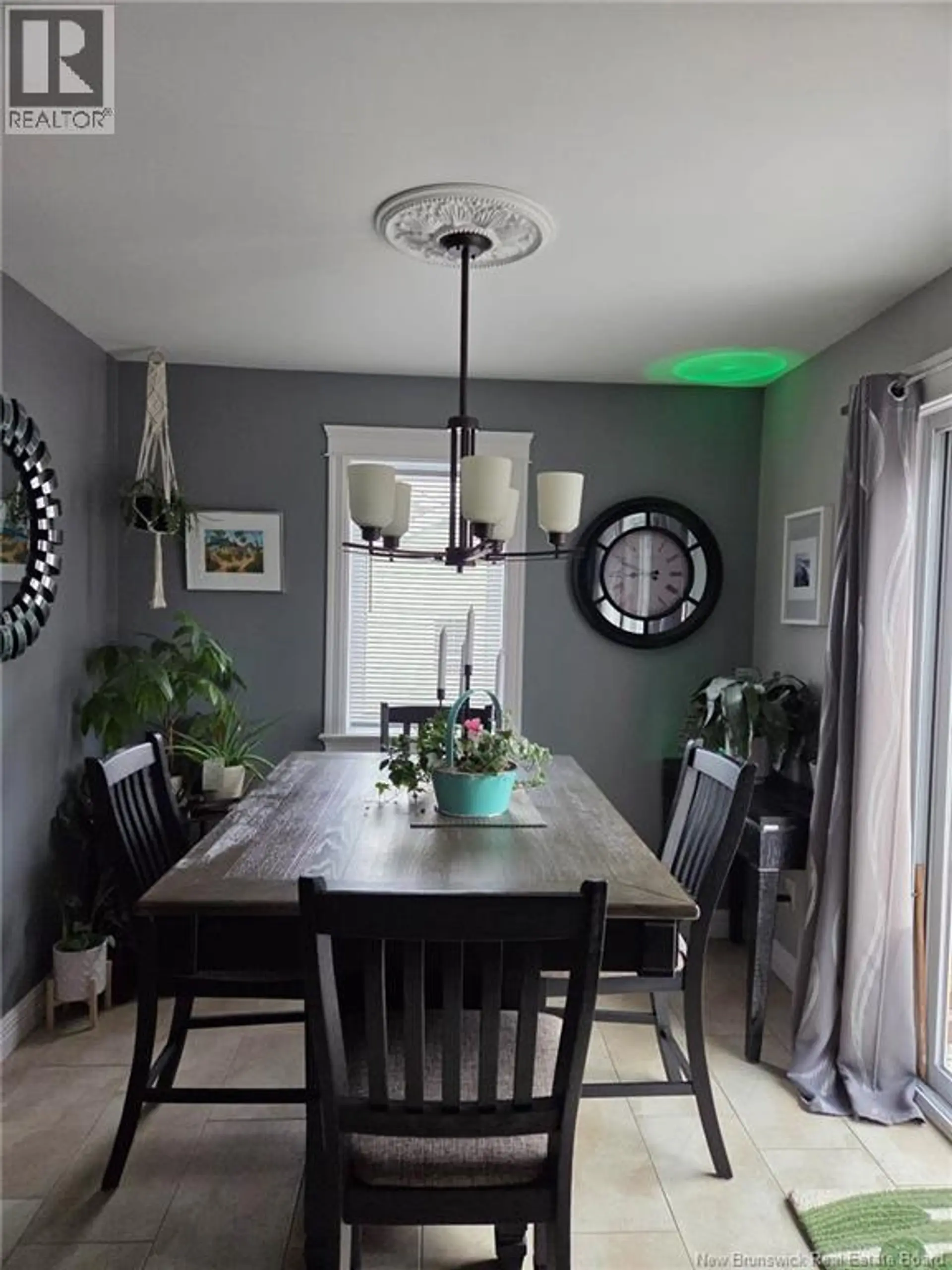 210 Lorette - Image 7
