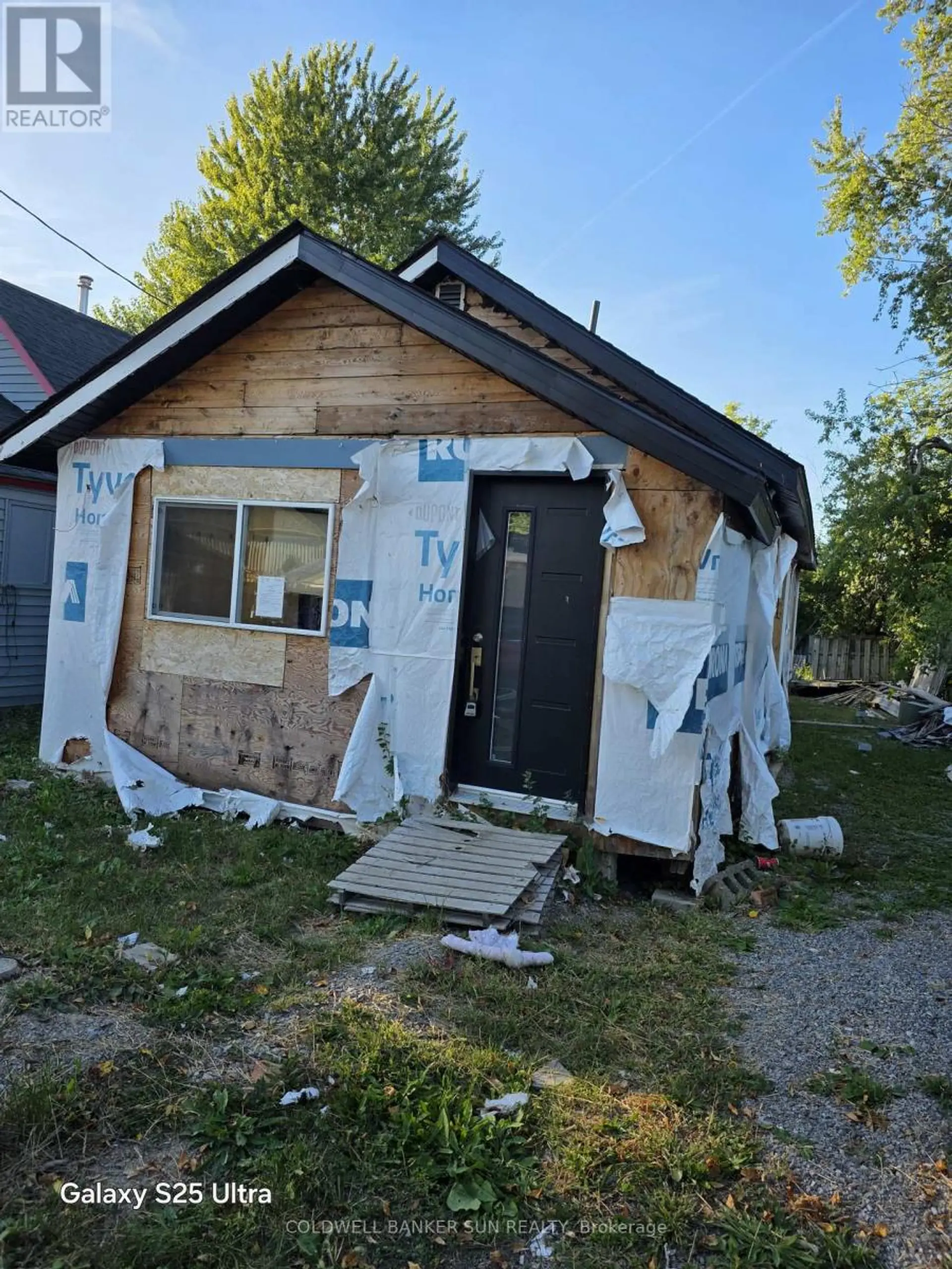 16 MACCABEE AVENUE - Image 1