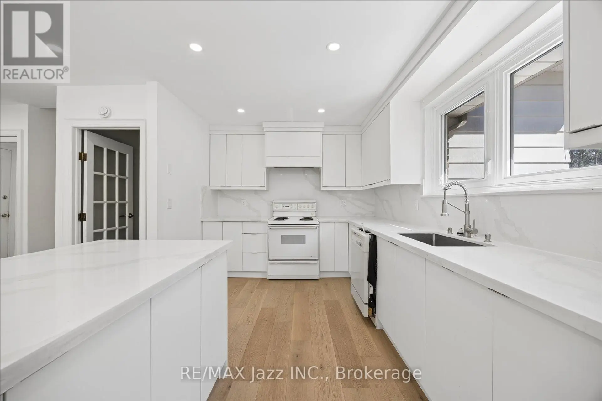 243 ACADIA DRIVE - Image 4