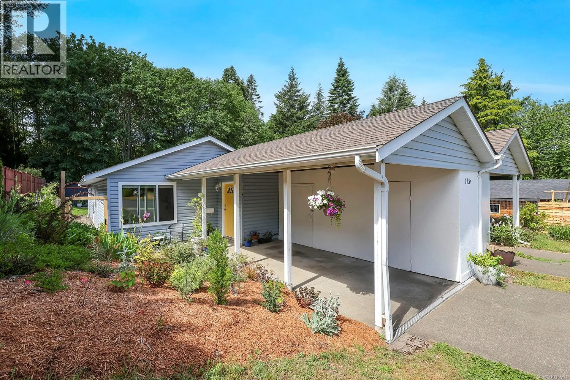 Property at #B 175 Willemar Ave, Courtenay, BC