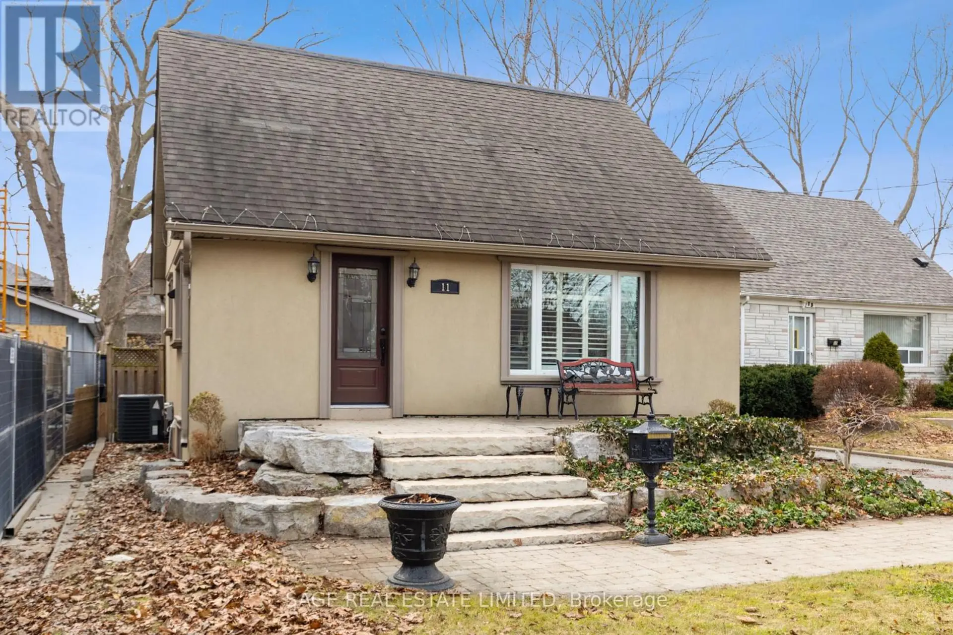11 CHELSEA DRIVE - Image 1