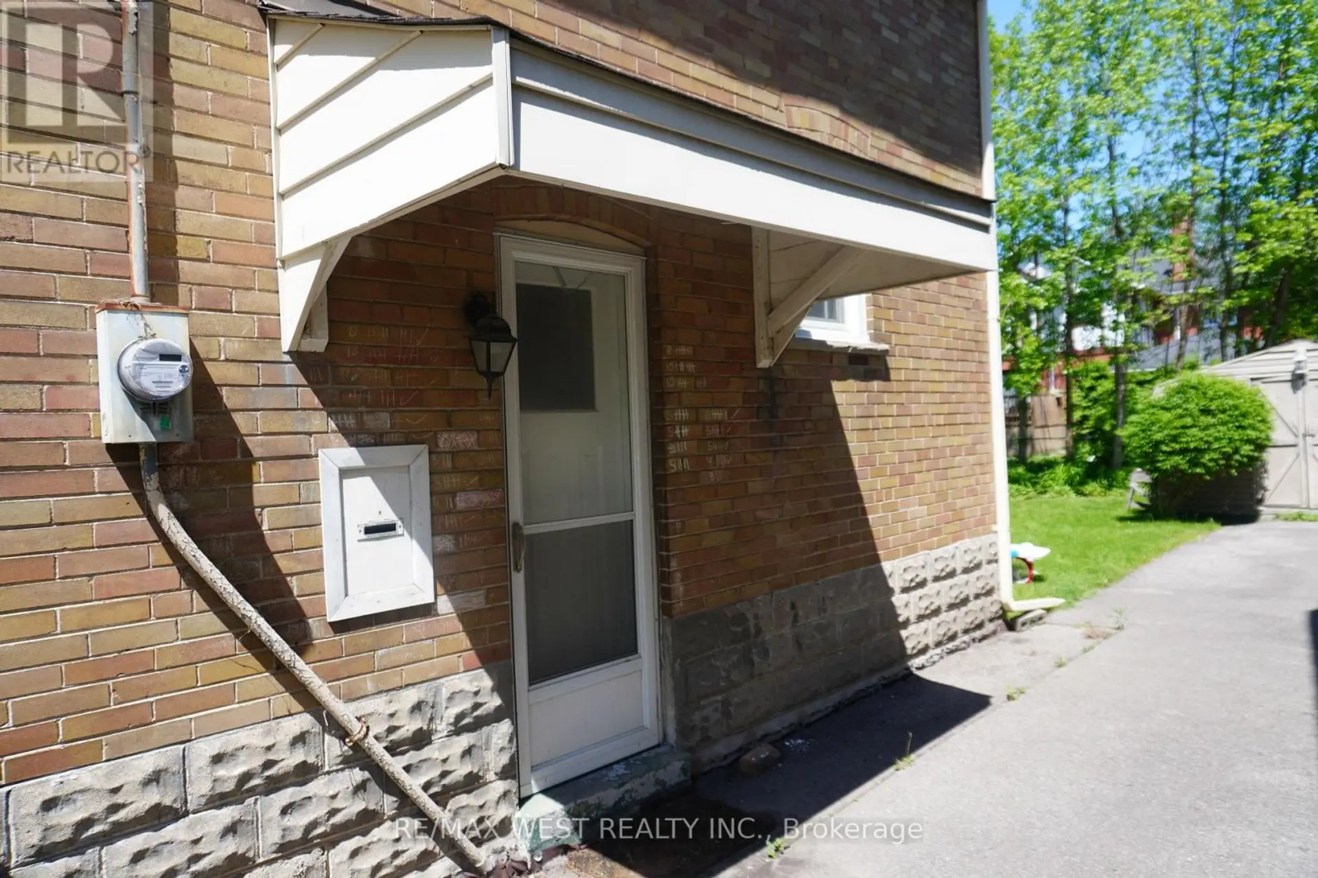 1109 ROYAL YORK ROAD - Image 14