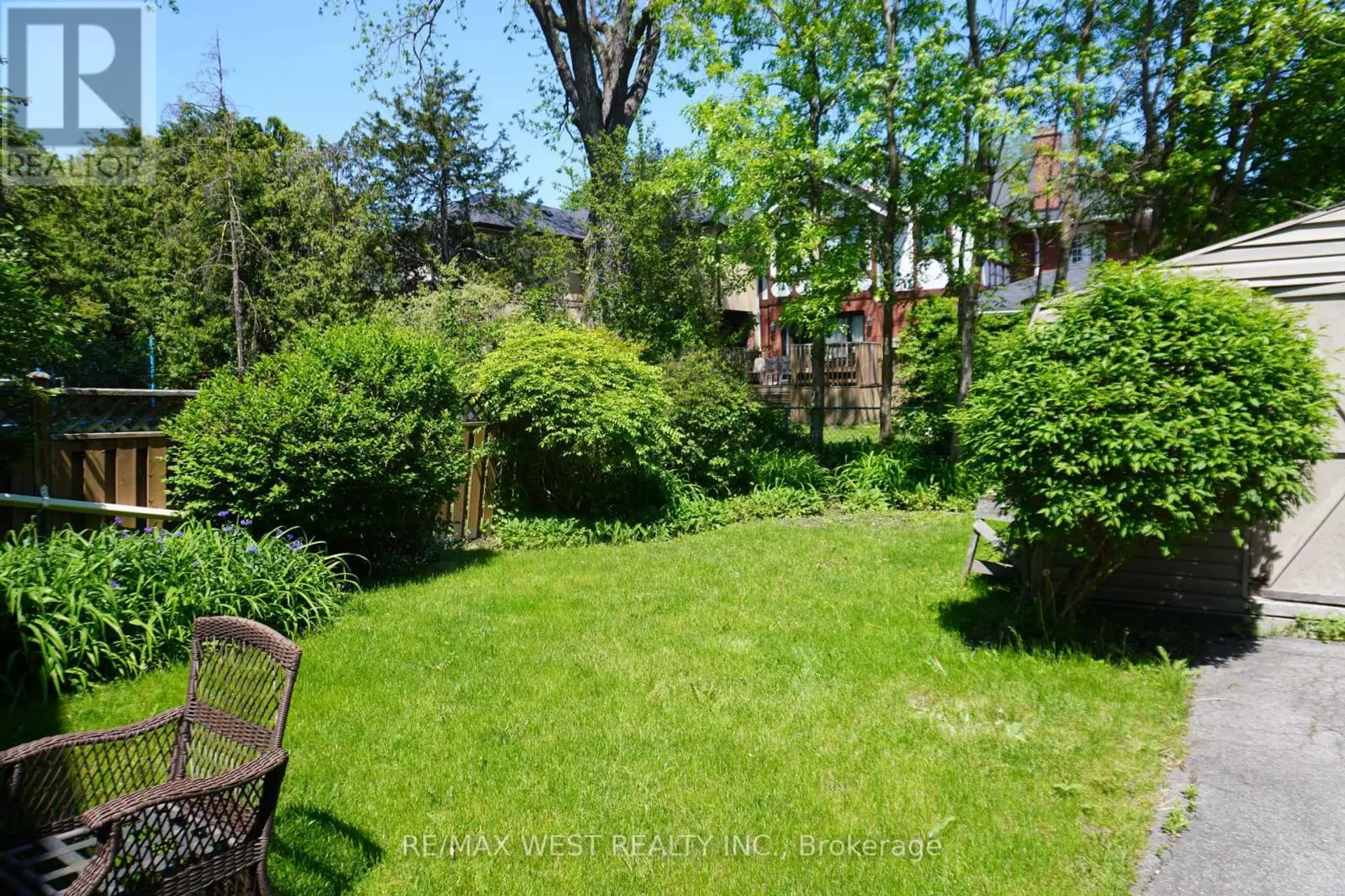 1109 ROYAL YORK ROAD - Image 18