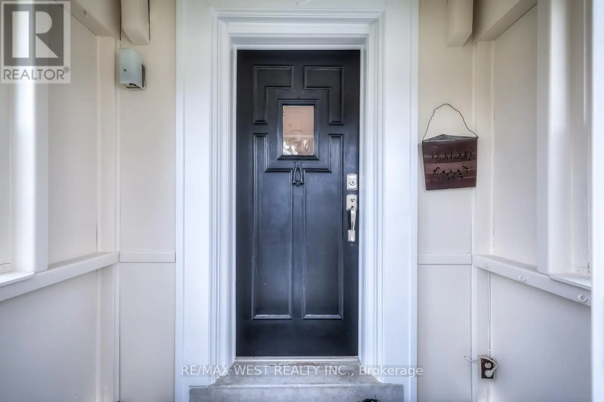 1109 ROYAL YORK ROAD - Image 2