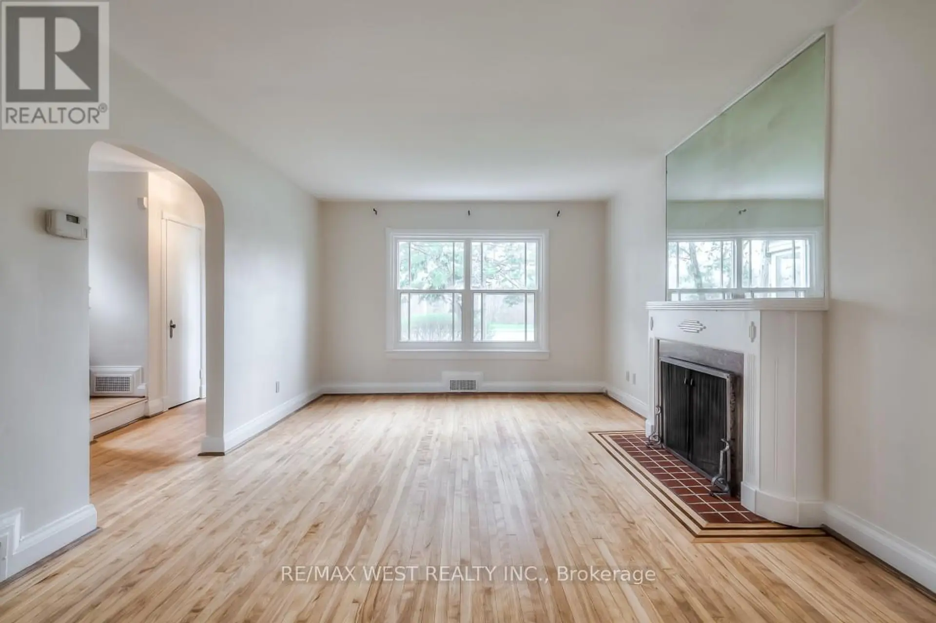 1109 ROYAL YORK ROAD - Image 5