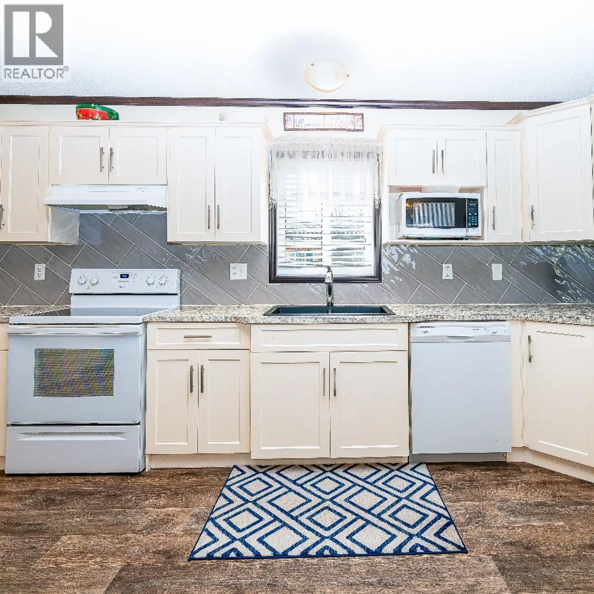 #C11 4505 Mclean Creek Road - Image 9
