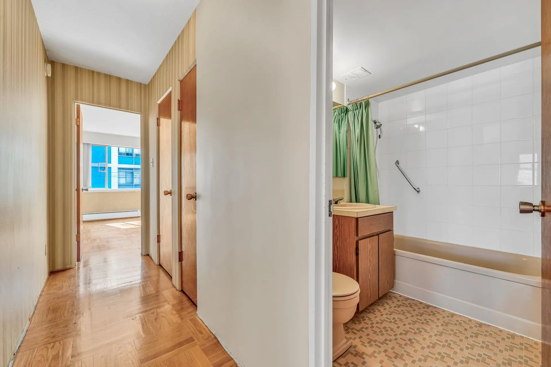 #301 1050 Chilco Street - Image 15