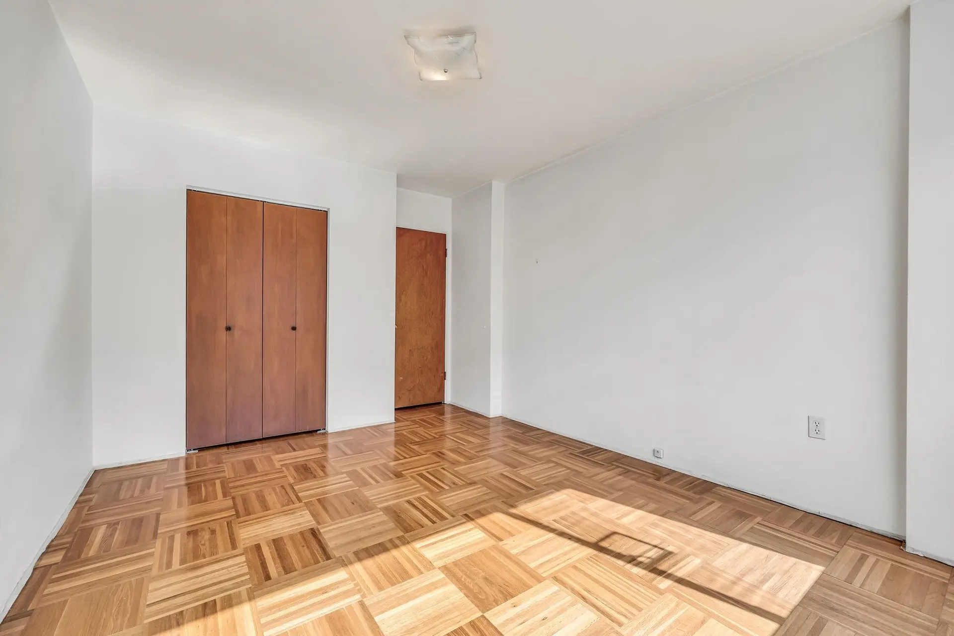 #301 1050 Chilco Street - Image 11