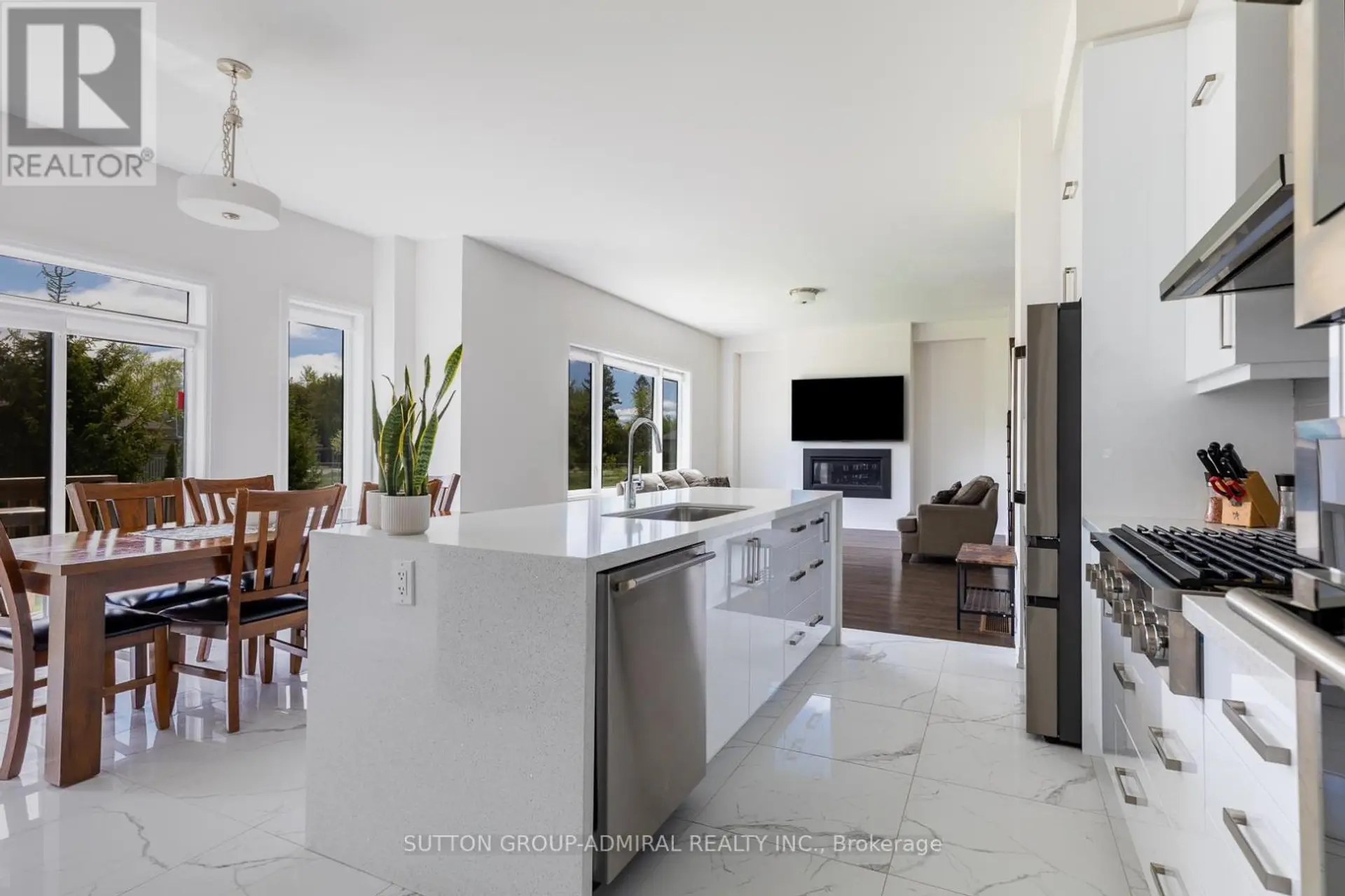 3731 LAKEPOINT DRIVE - Image 3