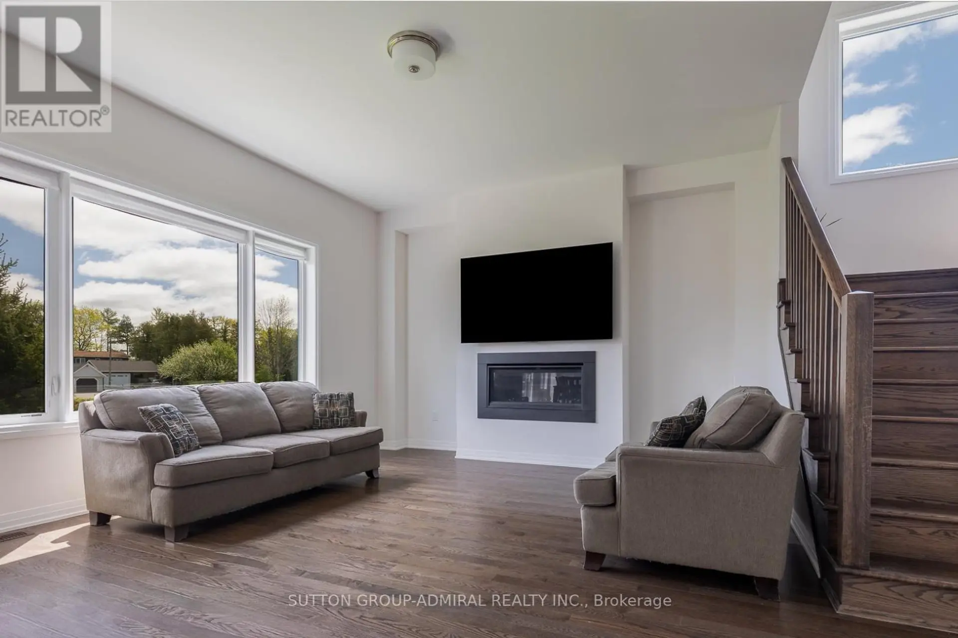 3731 LAKEPOINT DRIVE - Image 8