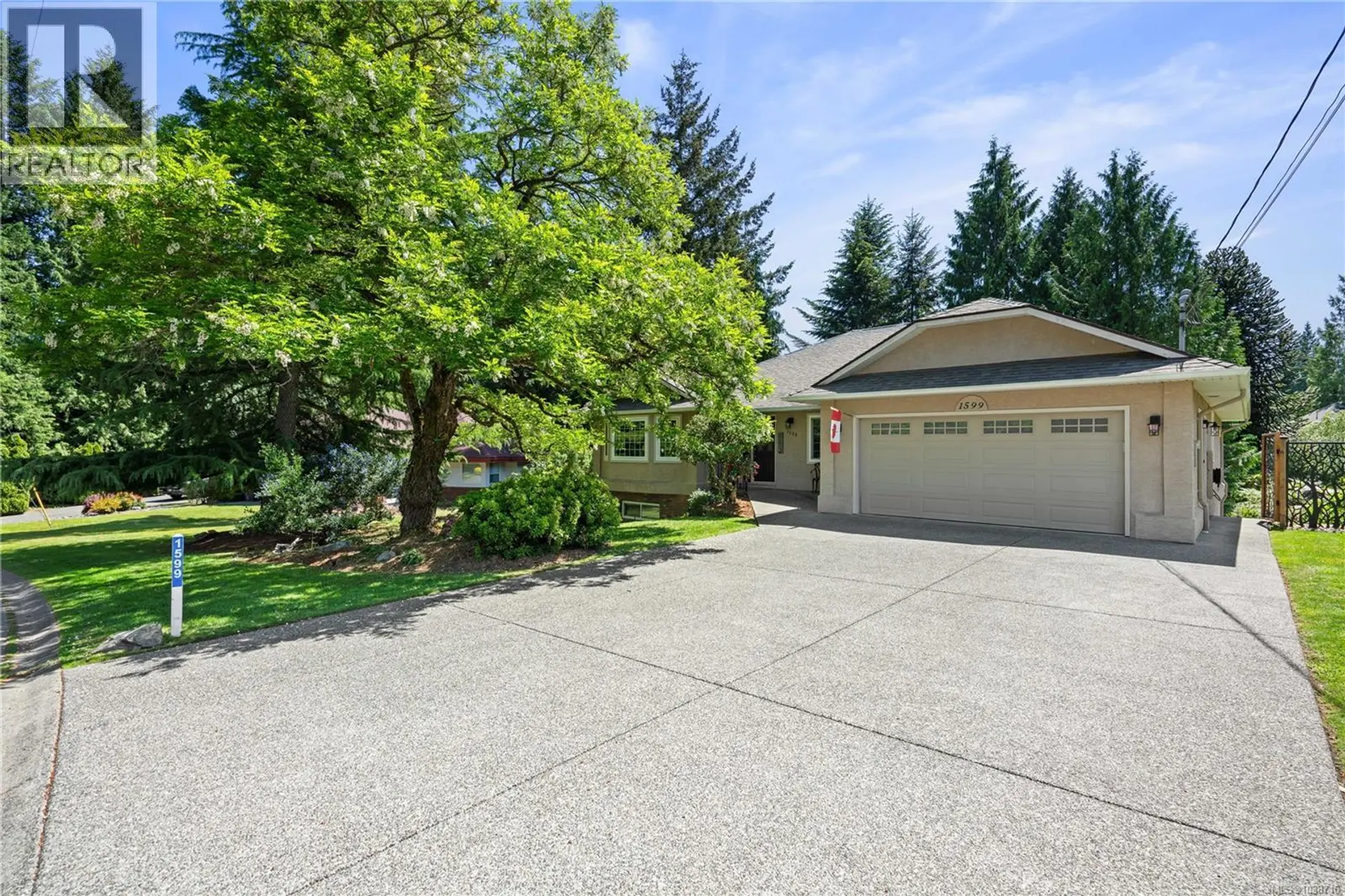 Property at 1599 Dean Park Rd, North Saanich, BC
