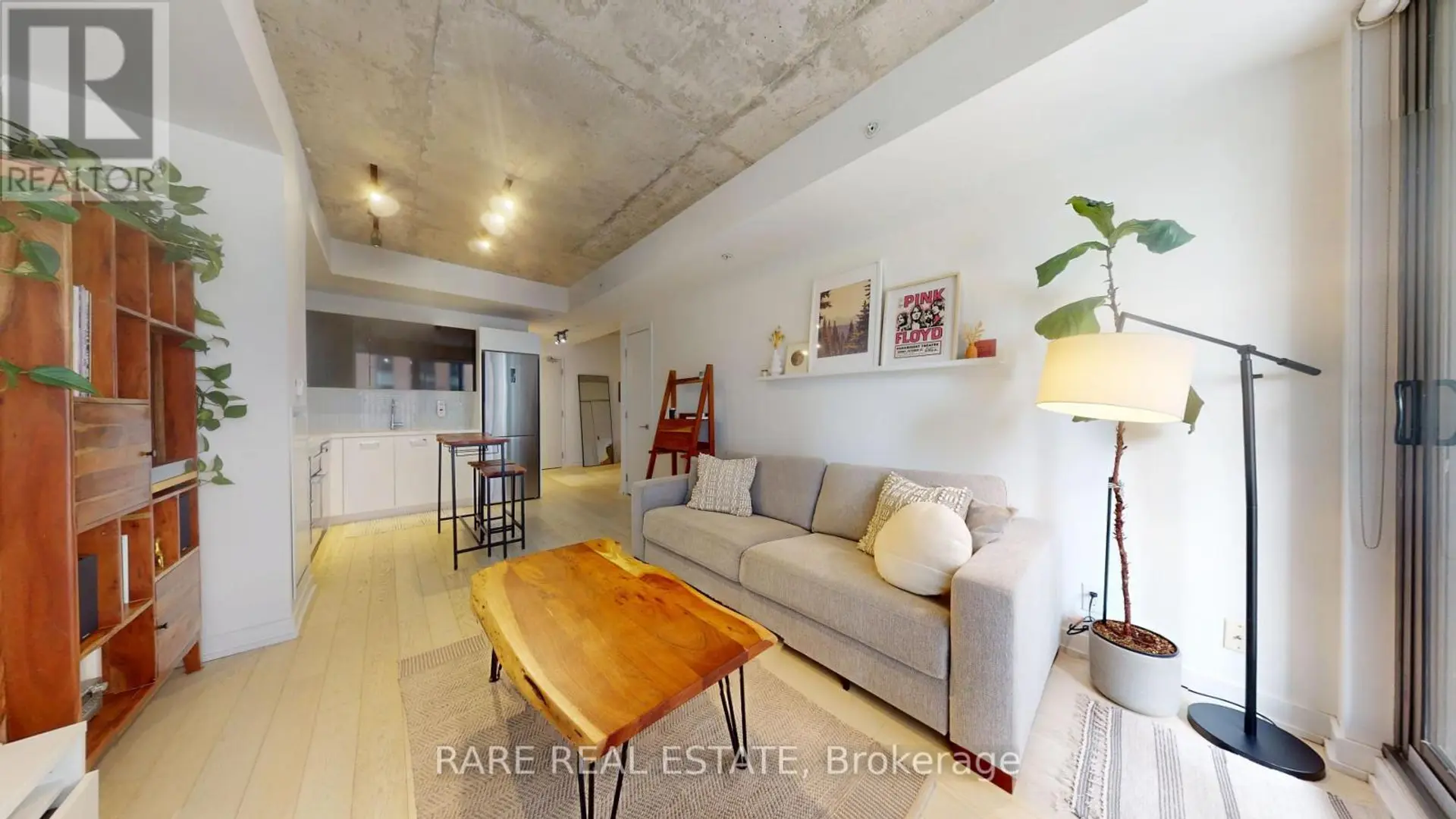 #421 39 BRANT STREET - Image 6