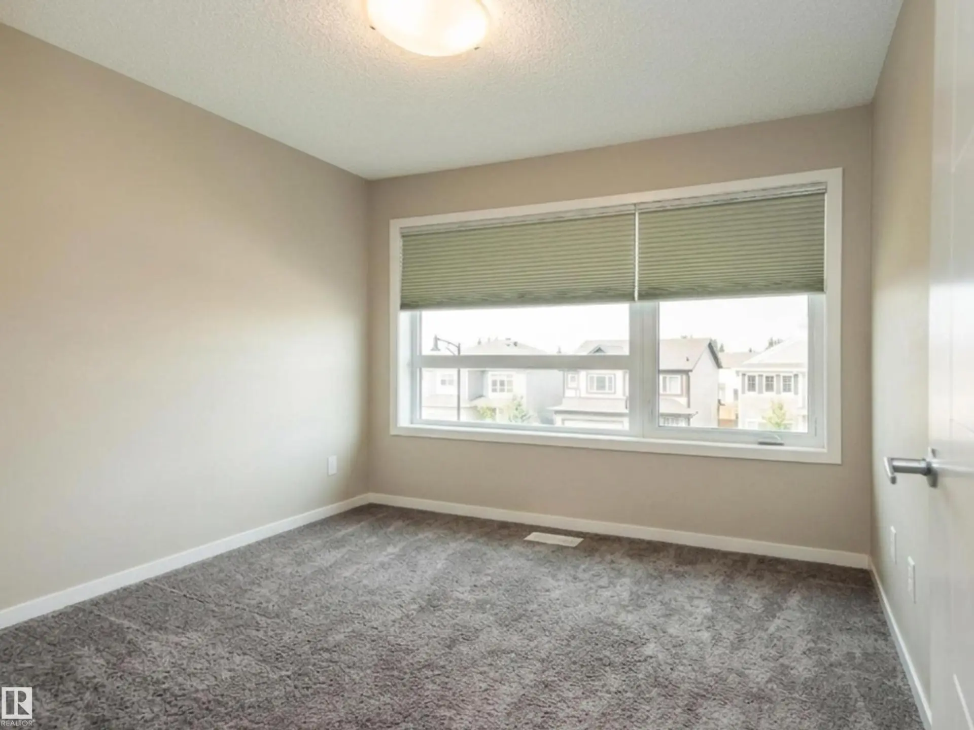 17263 9 AV SW SW - Image 11