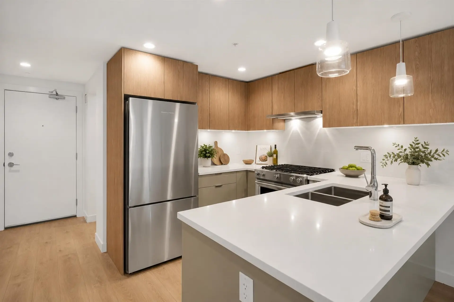 #125 108 E 8th Street - Image 3