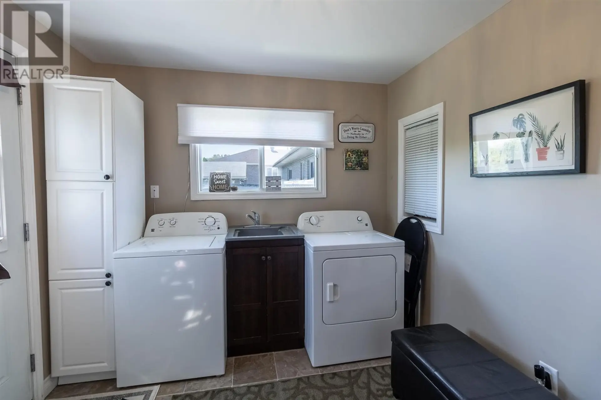 8 Dawson AVE - Image 11