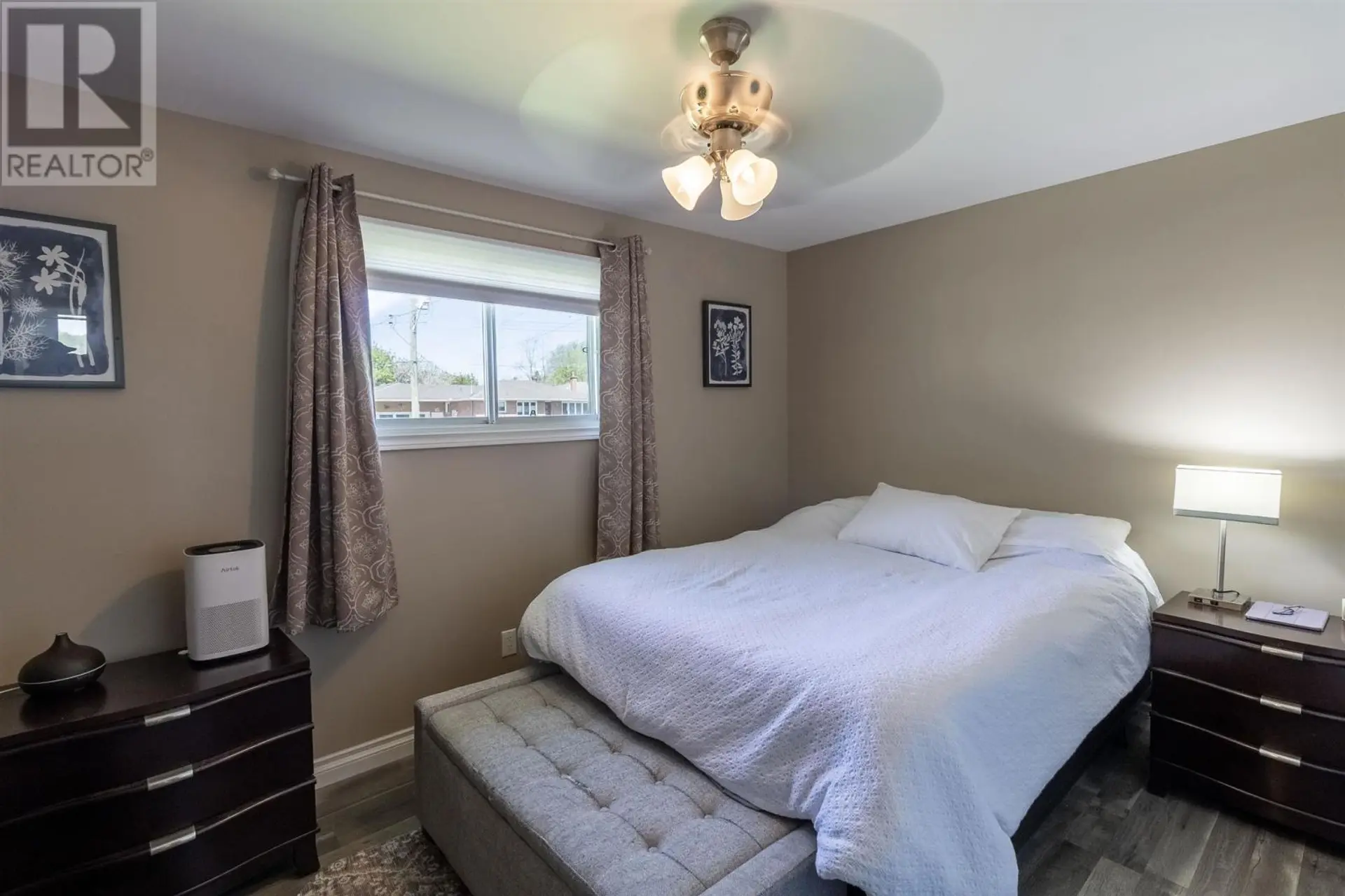 8 Dawson AVE - Image 12