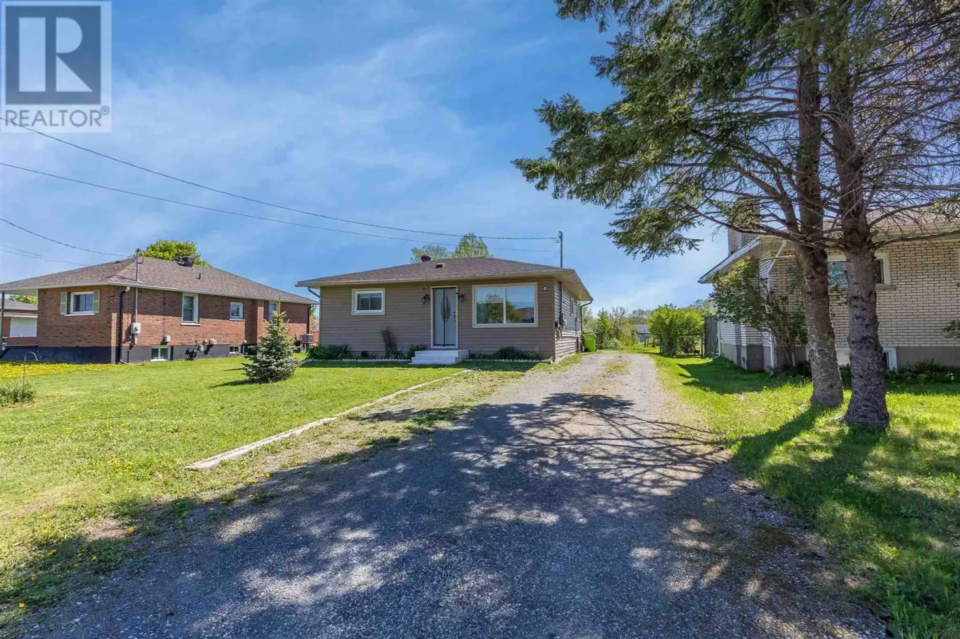 8 Dawson AVE - Image 2